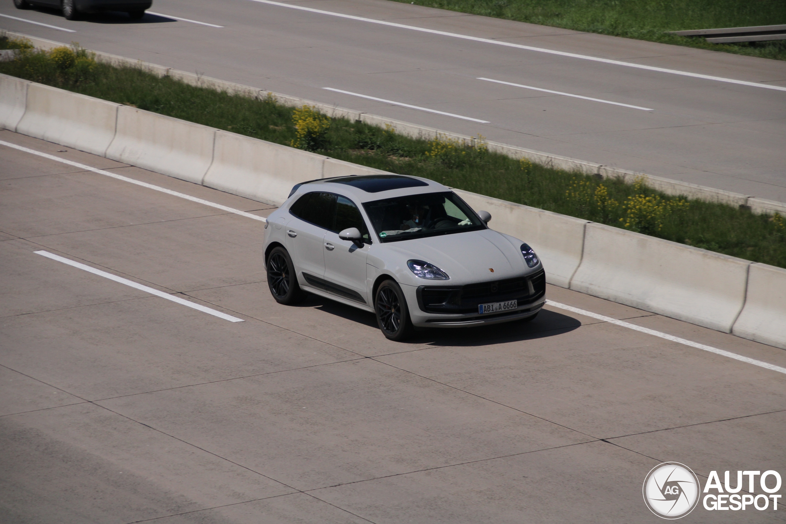 Porsche 95B Macan GTS MkIII