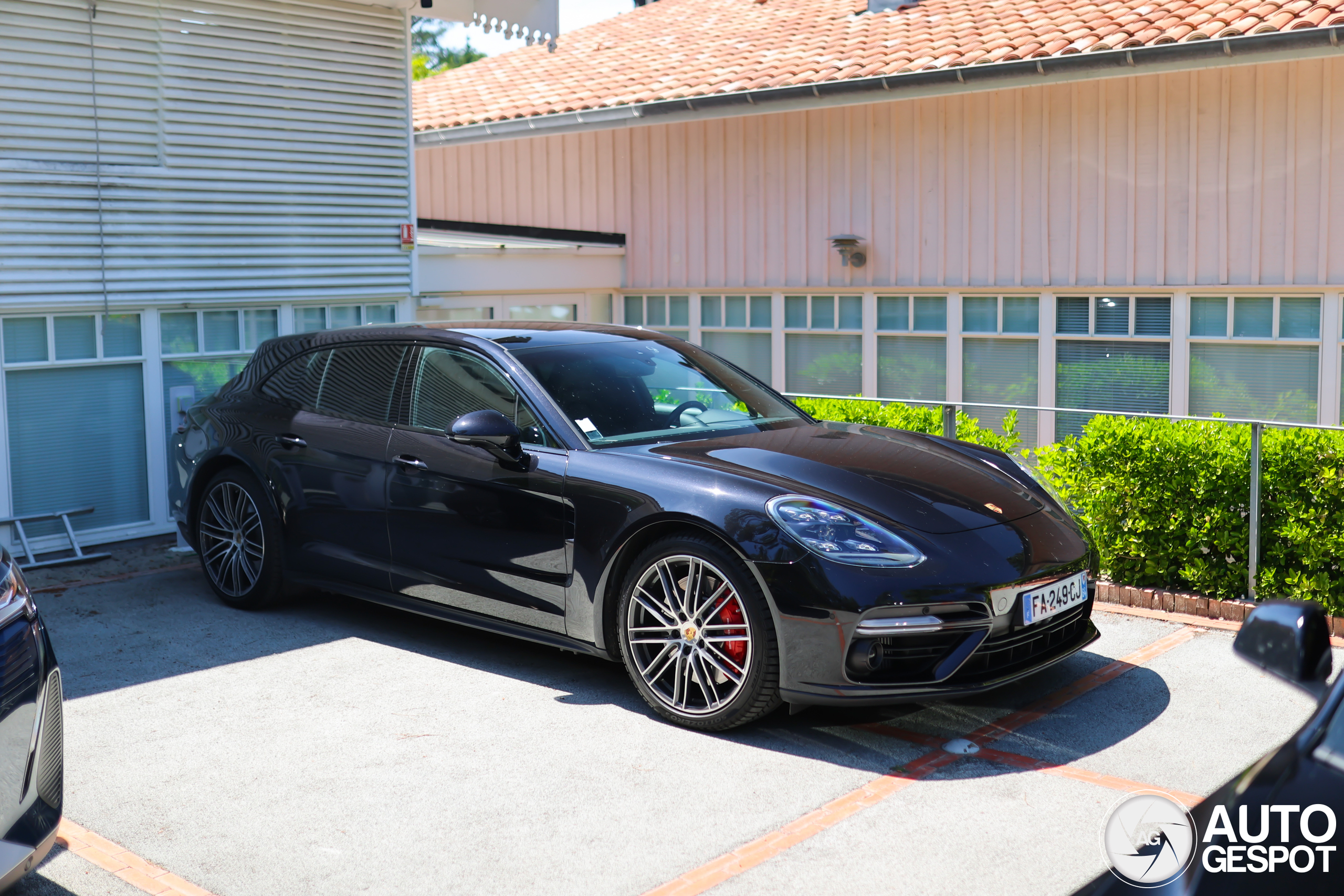 Porsche 971 Panamera Turbo Sport Turismo