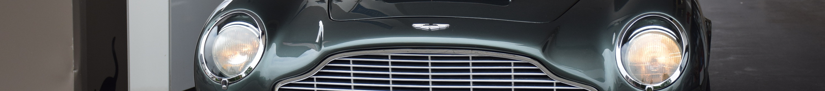 Aston Martin DB6 Superleggera