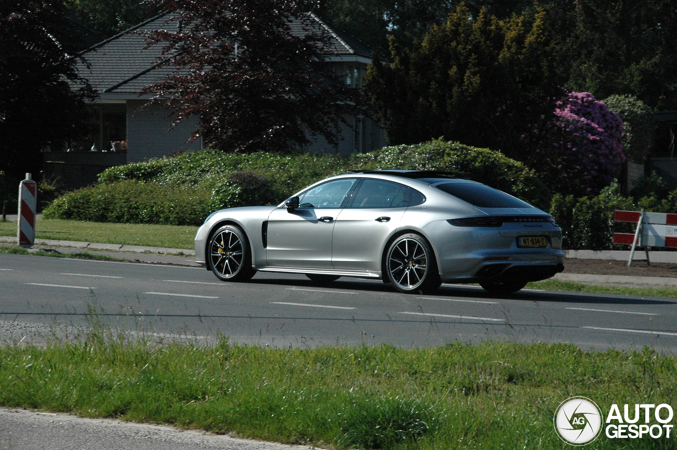 Porsche 971 Panamera Turbo