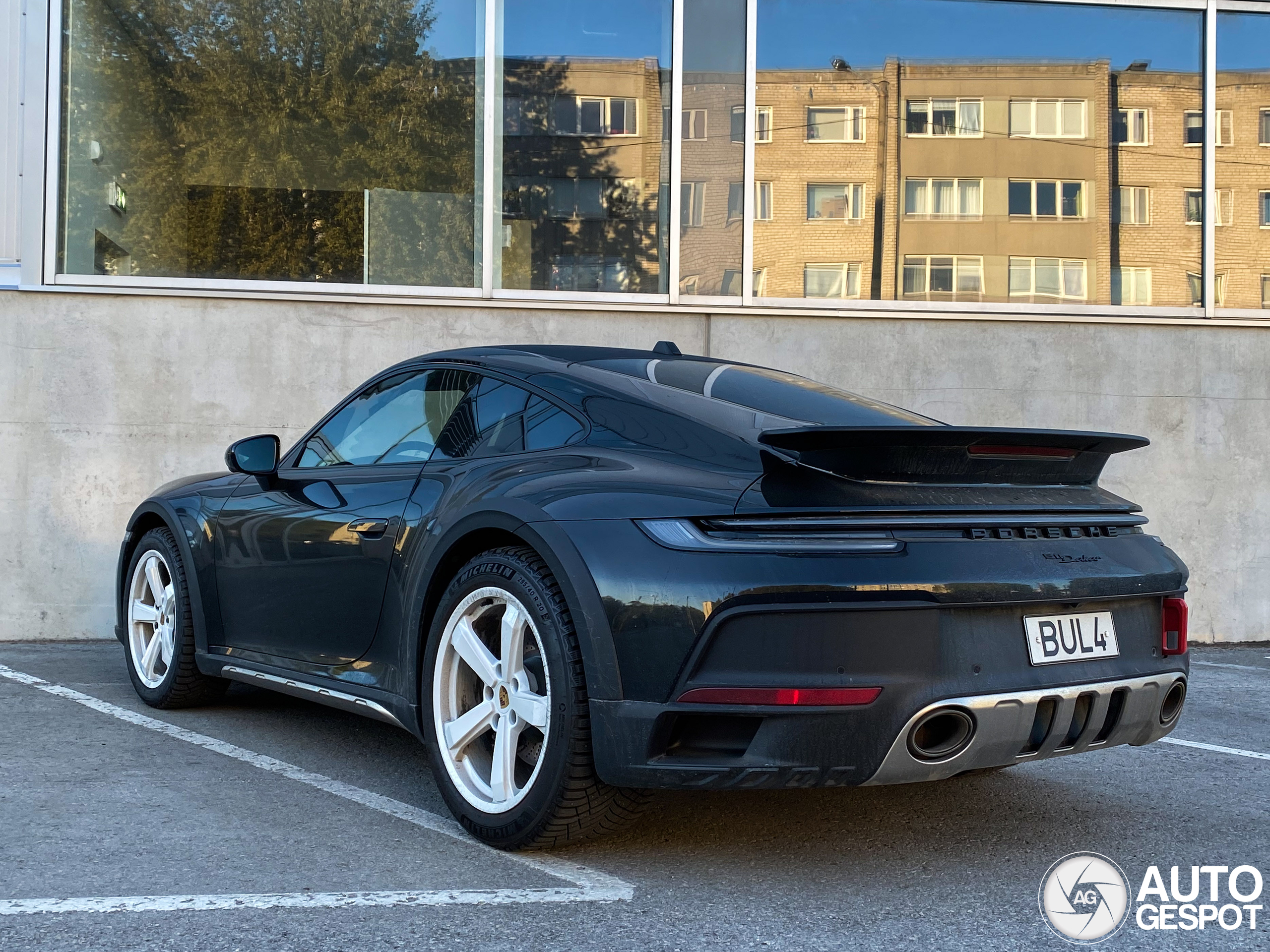 Porsche 992 Dakar