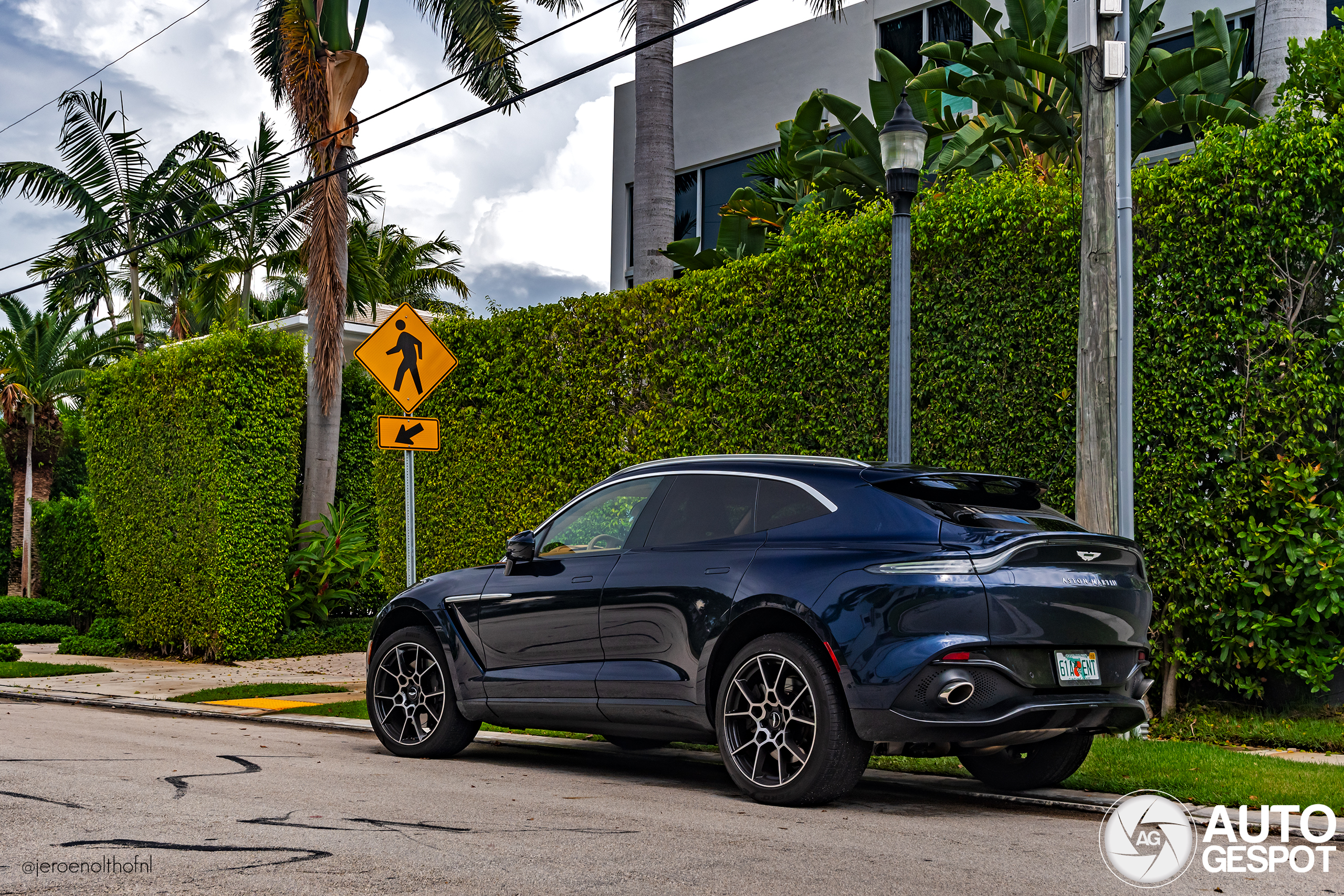 Aston Martin DBX