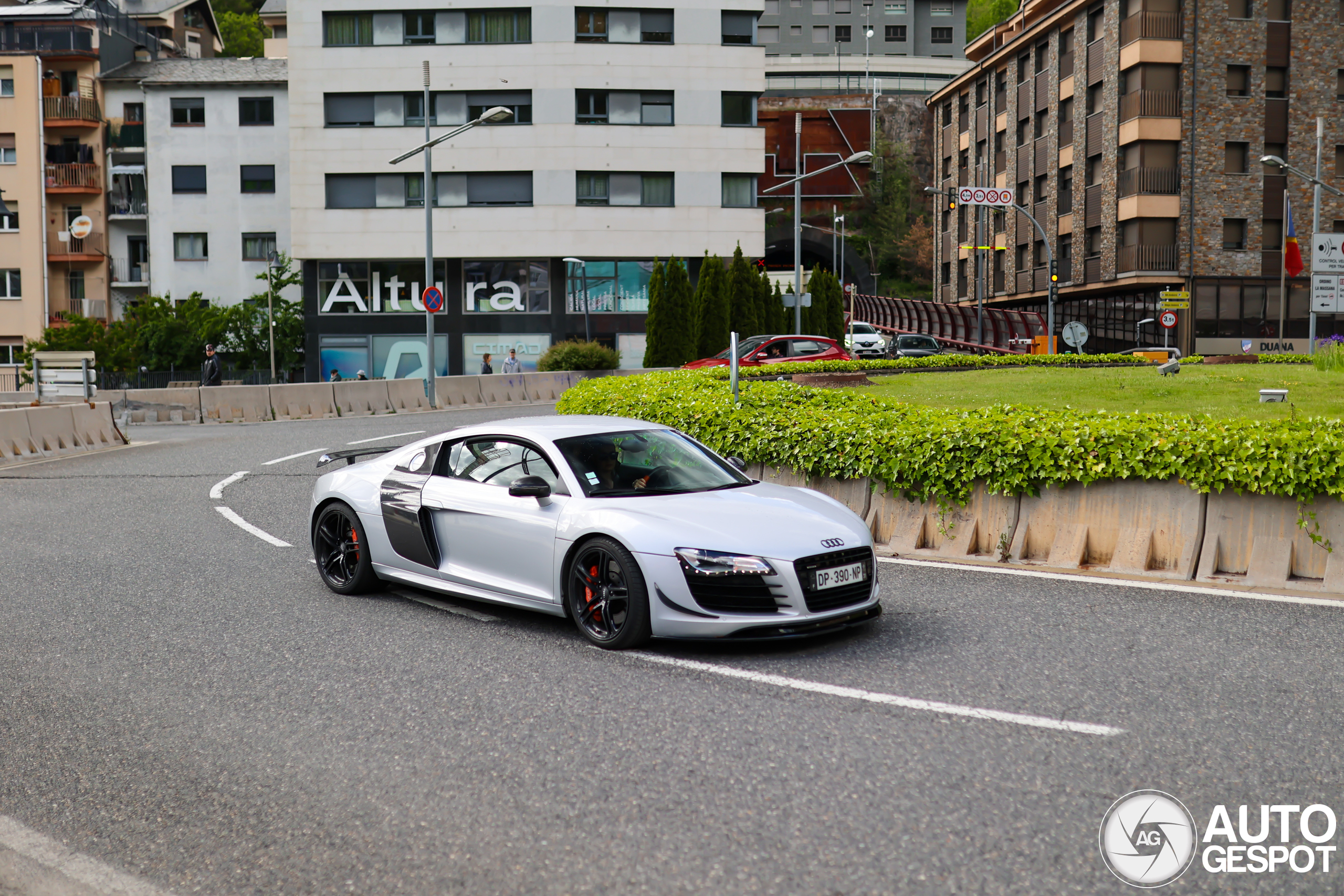 Audi R8