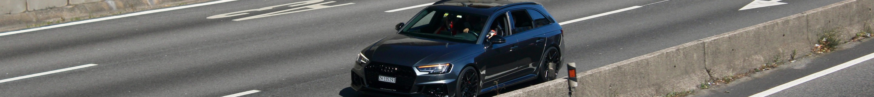 Audi RS4 Avant B9