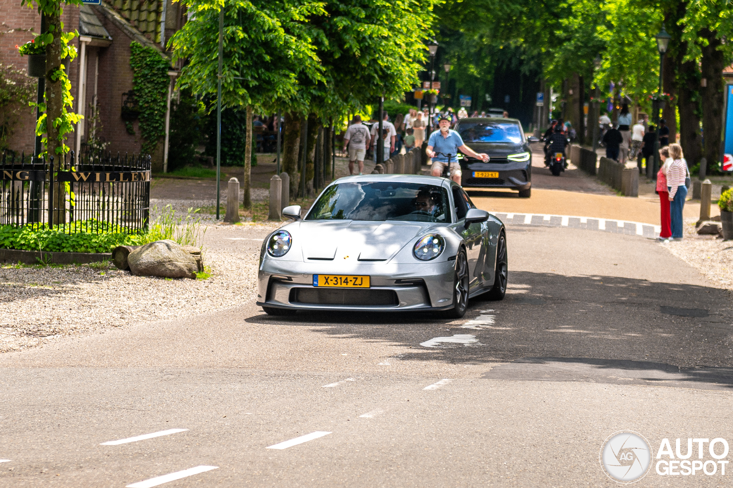 Porsche 992 GT3 Touring