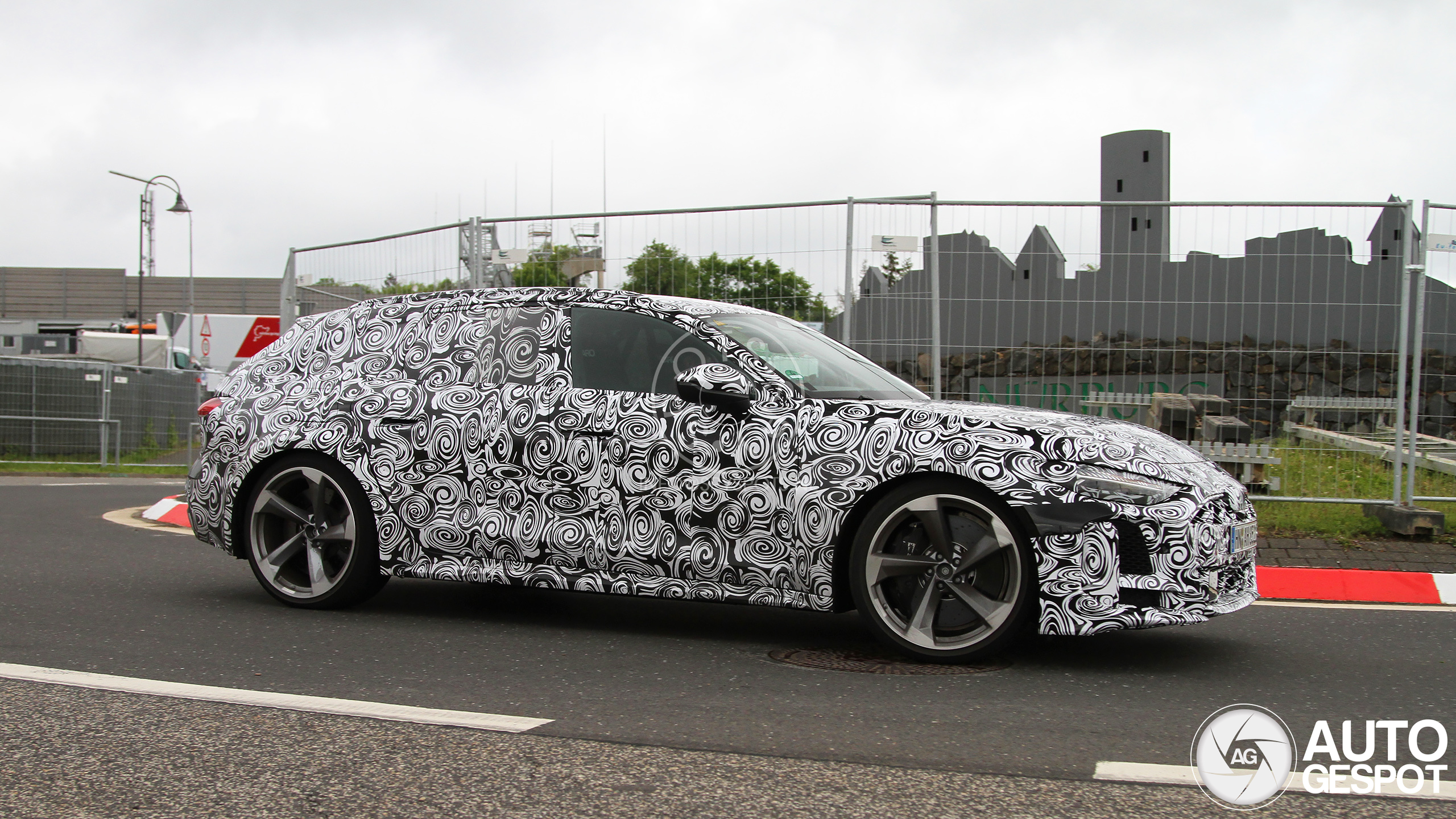 Audi RS5 Avant B10