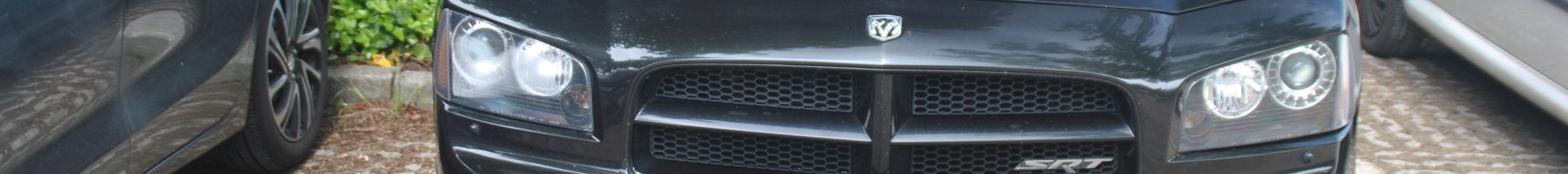 Dodge Charger SRT-8