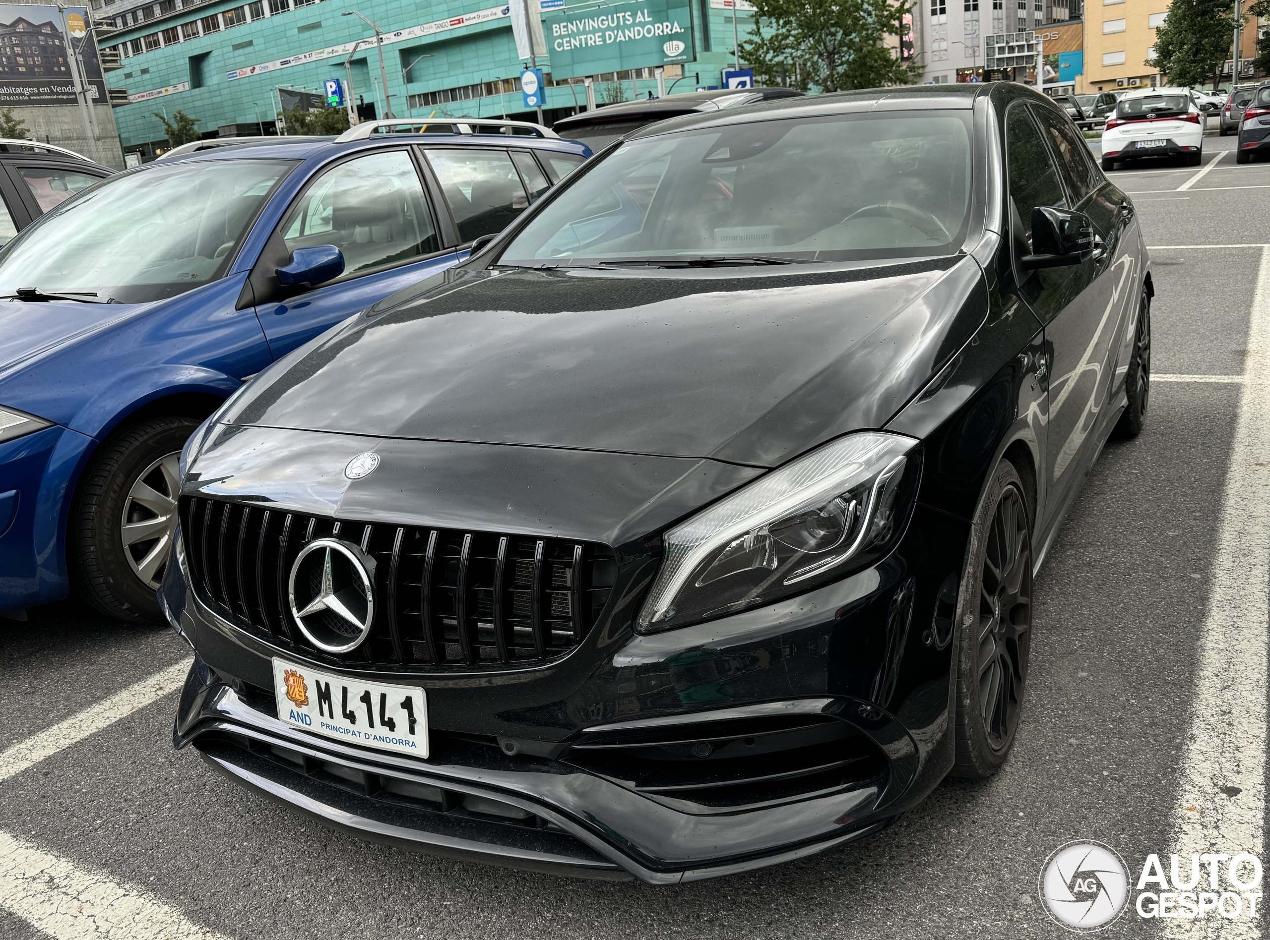 Mercedes-AMG A 45 W176 2015