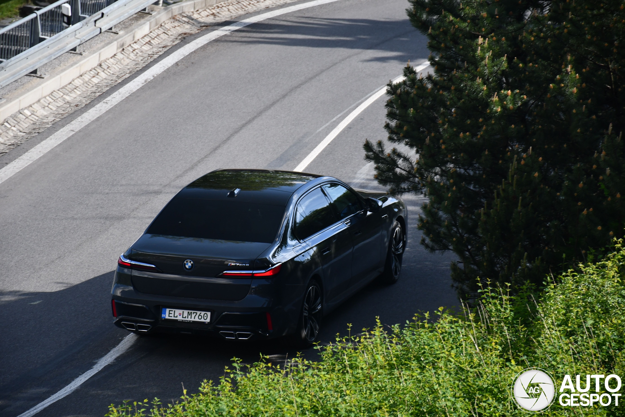 BMW M760e xDrive