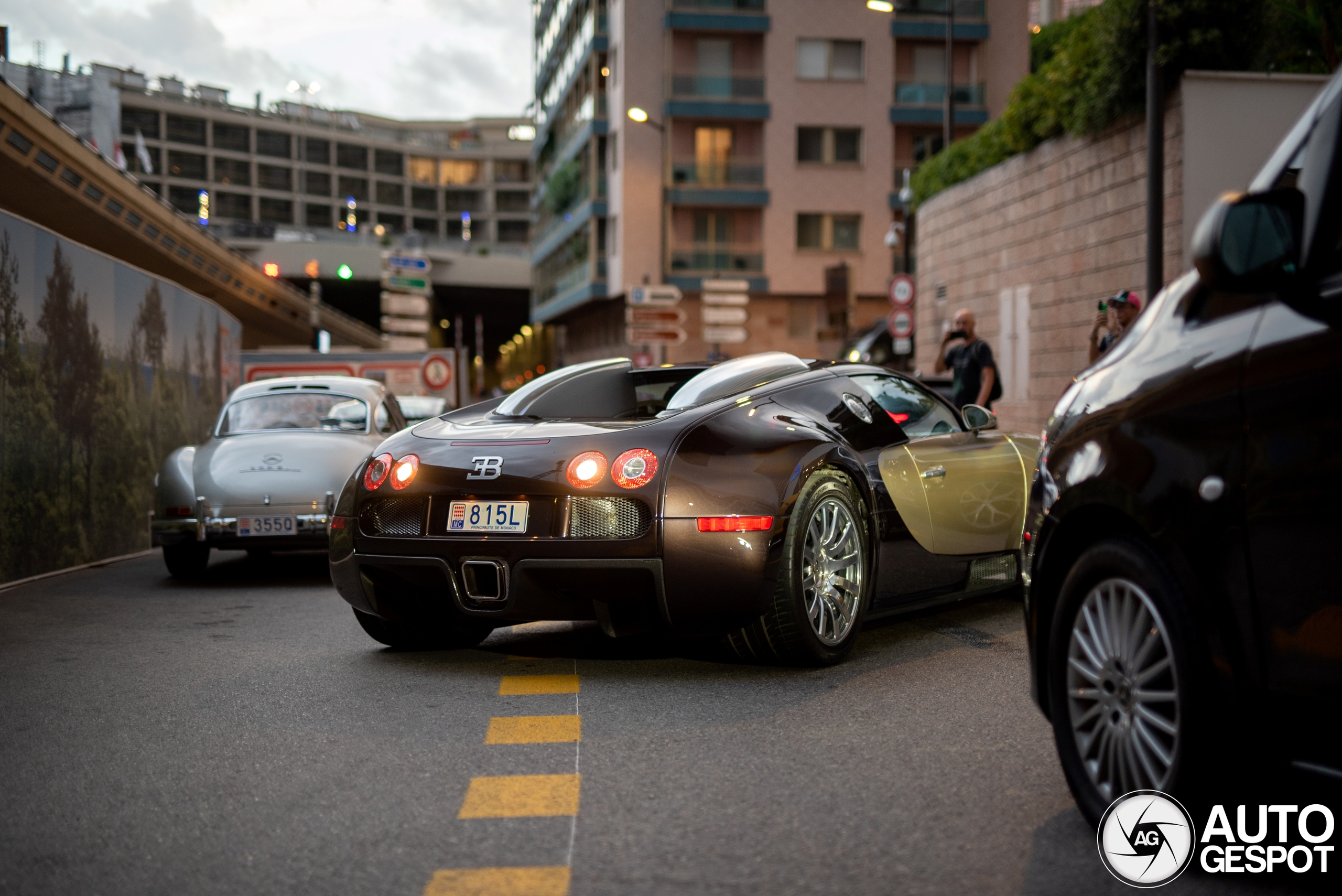 Zet 'm daar maar neer: Bugatti Veyron in Monaco