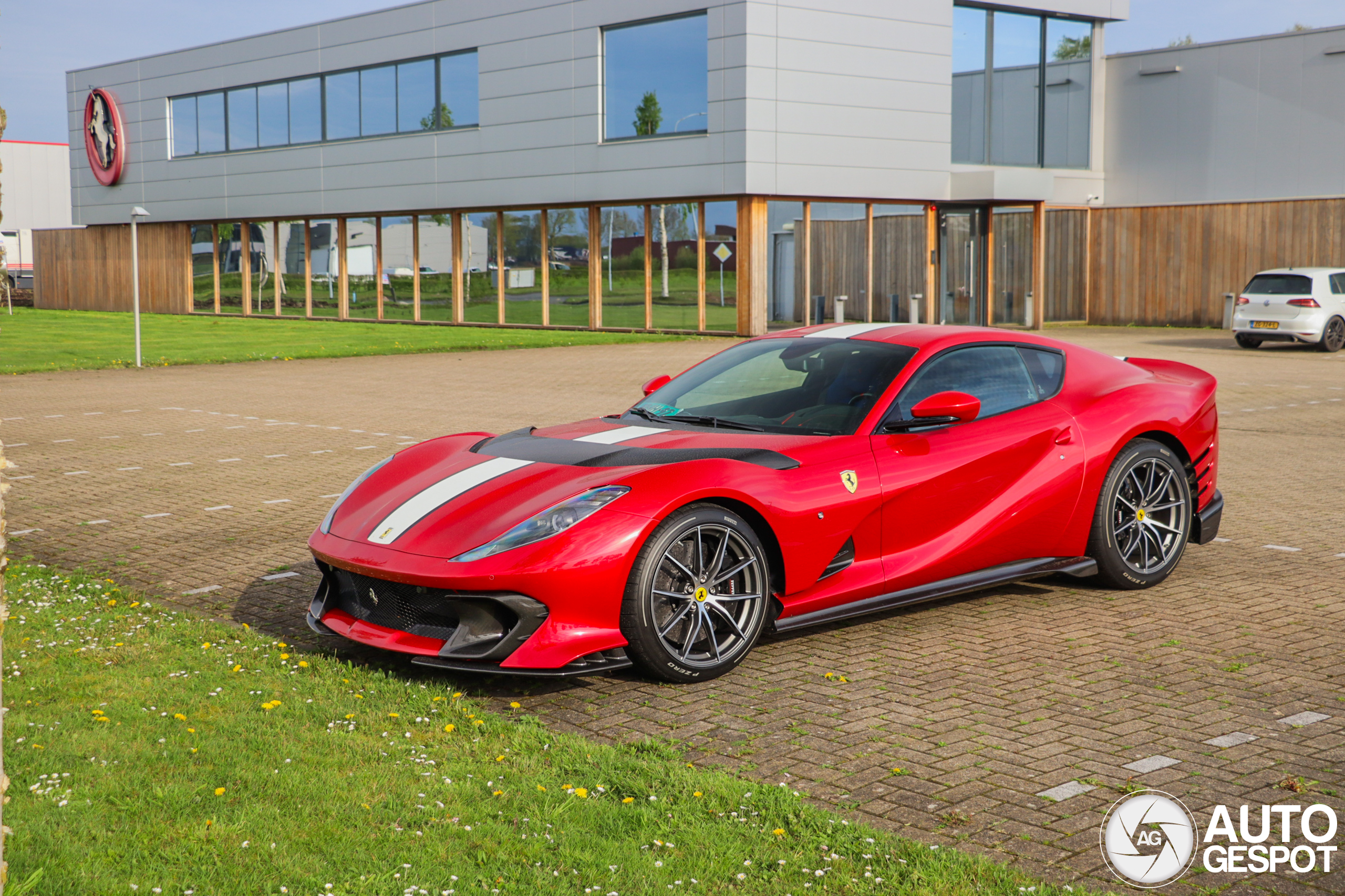 Van SF90 Spider tot 812 Competizione: Emmen blijft verrassen met Ferrari&rsquo;s