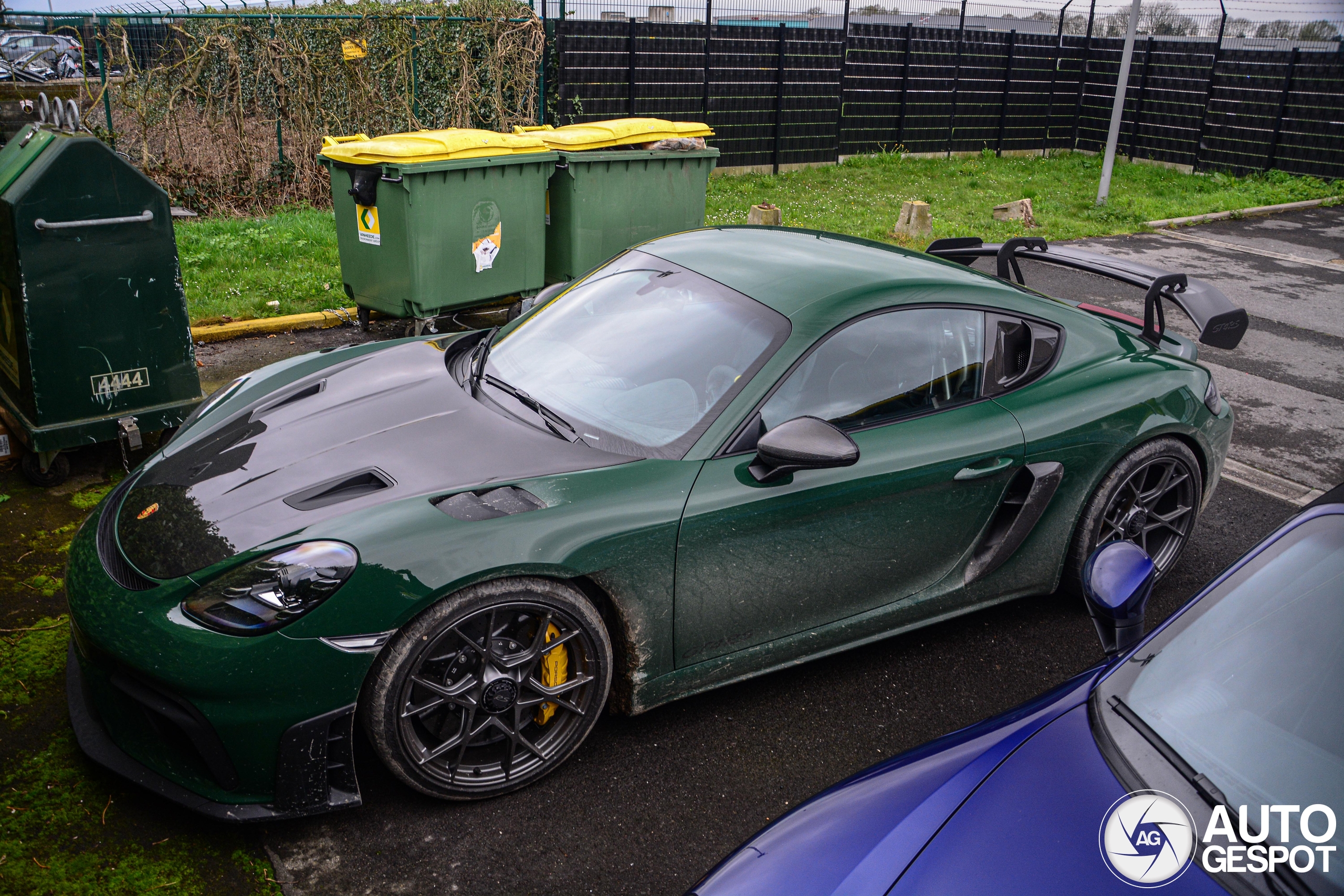 Porsche 718 Cayman GT4 RS Weissach Package