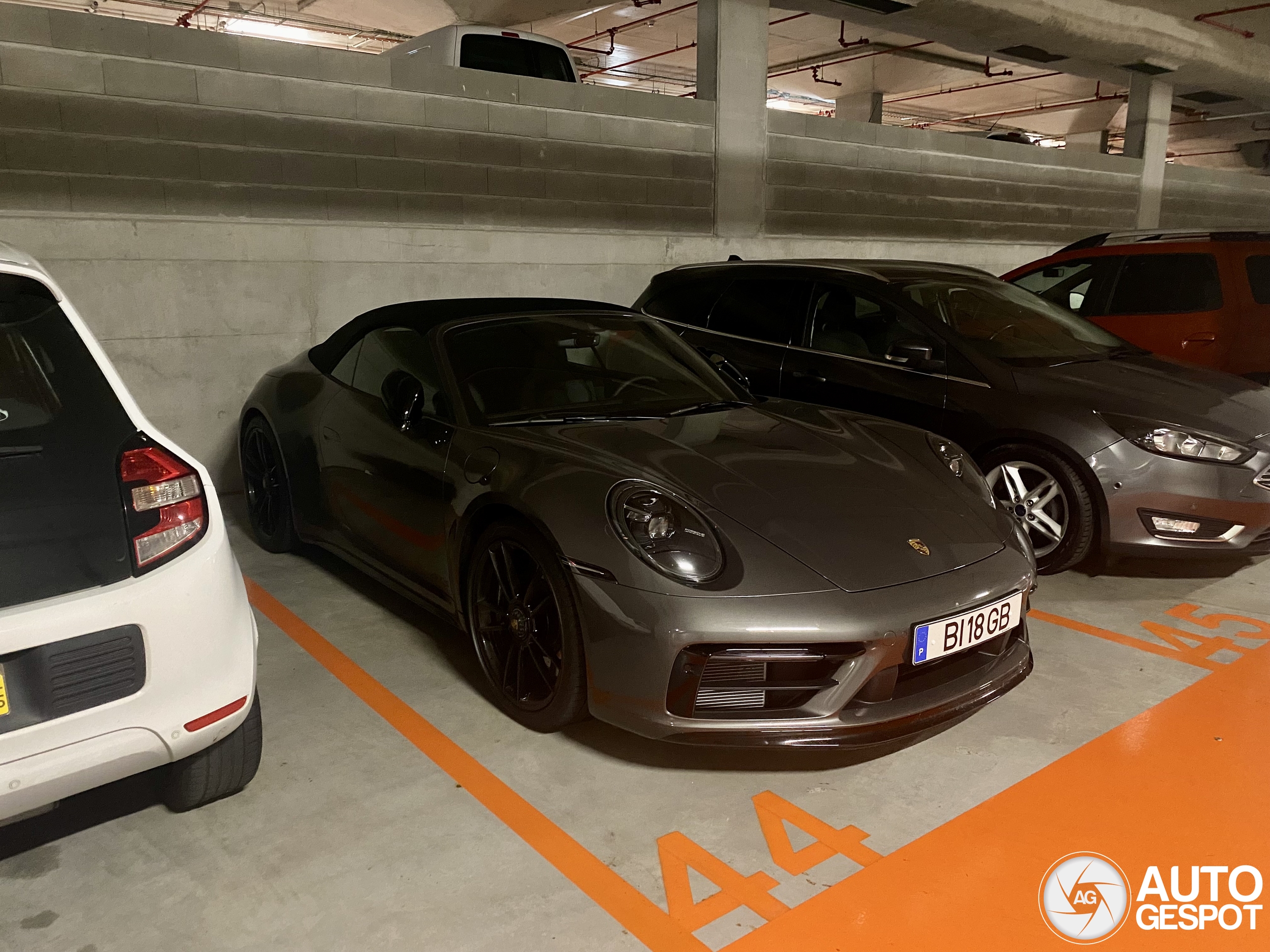 Porsche 992 Carrera 4 GTS Cabriolet