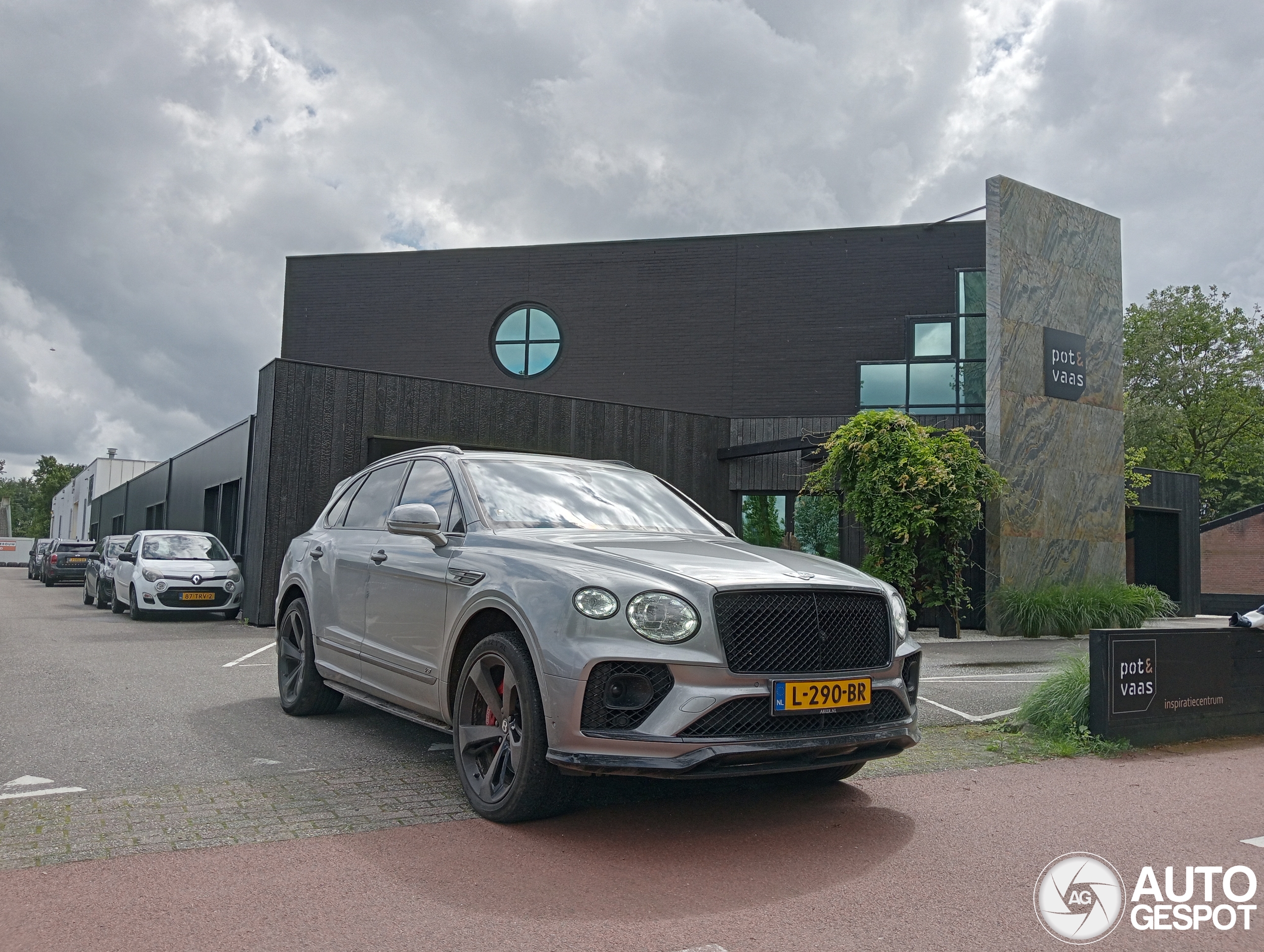 Bentley Bentayga V8 2021