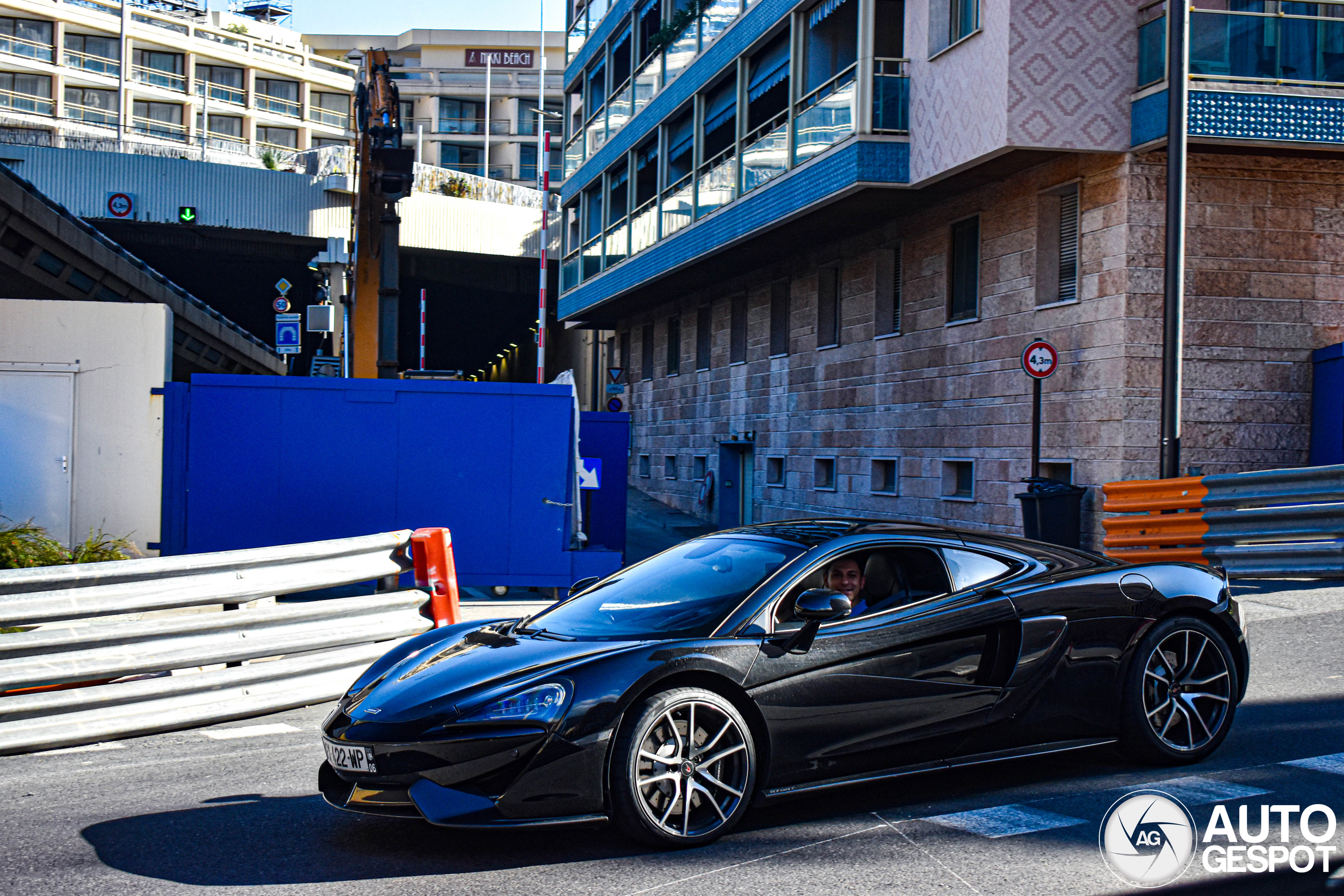 McLaren 570GT