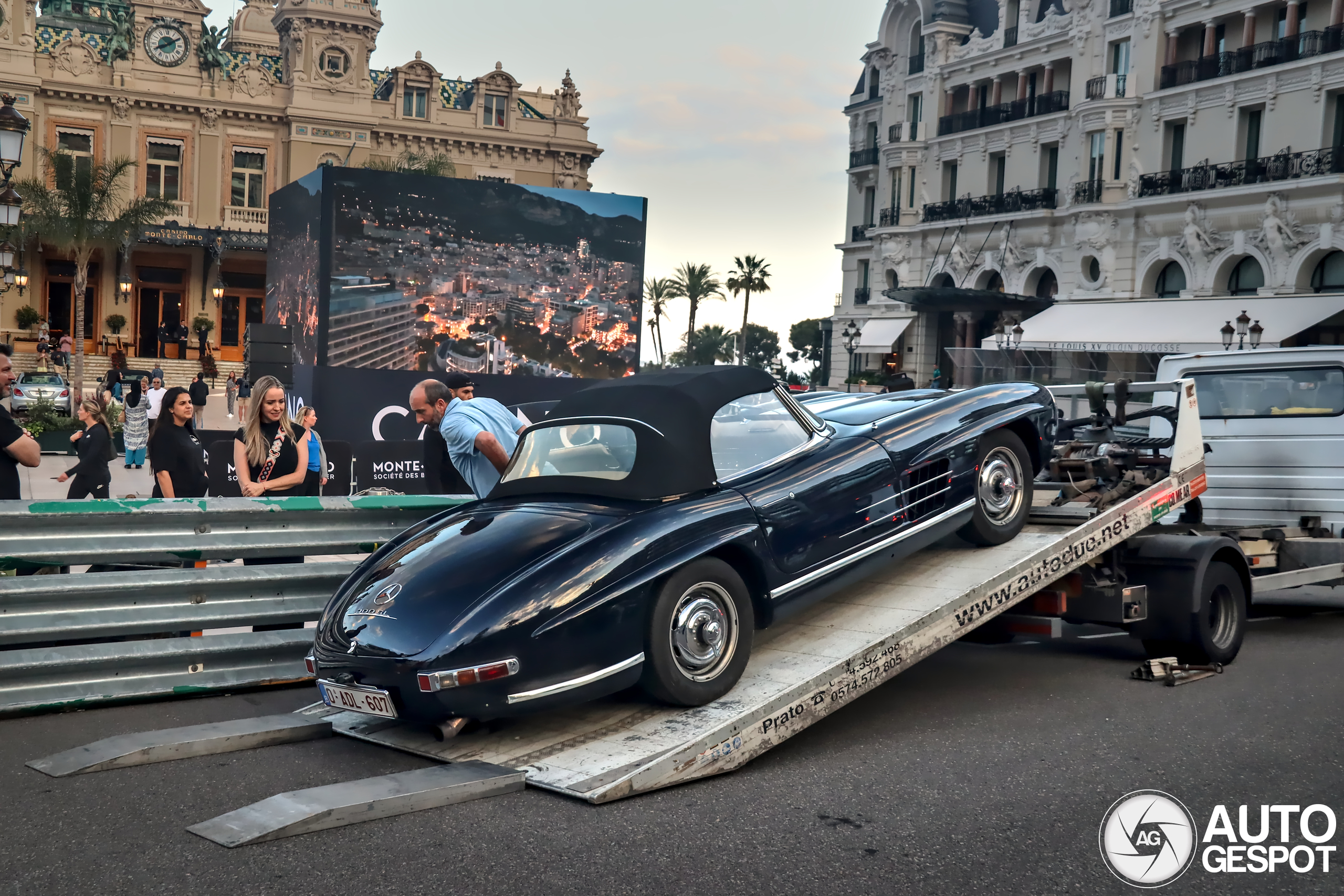 Ouch! Zo zien we de Mercedes 300SL niet graag verschijnen