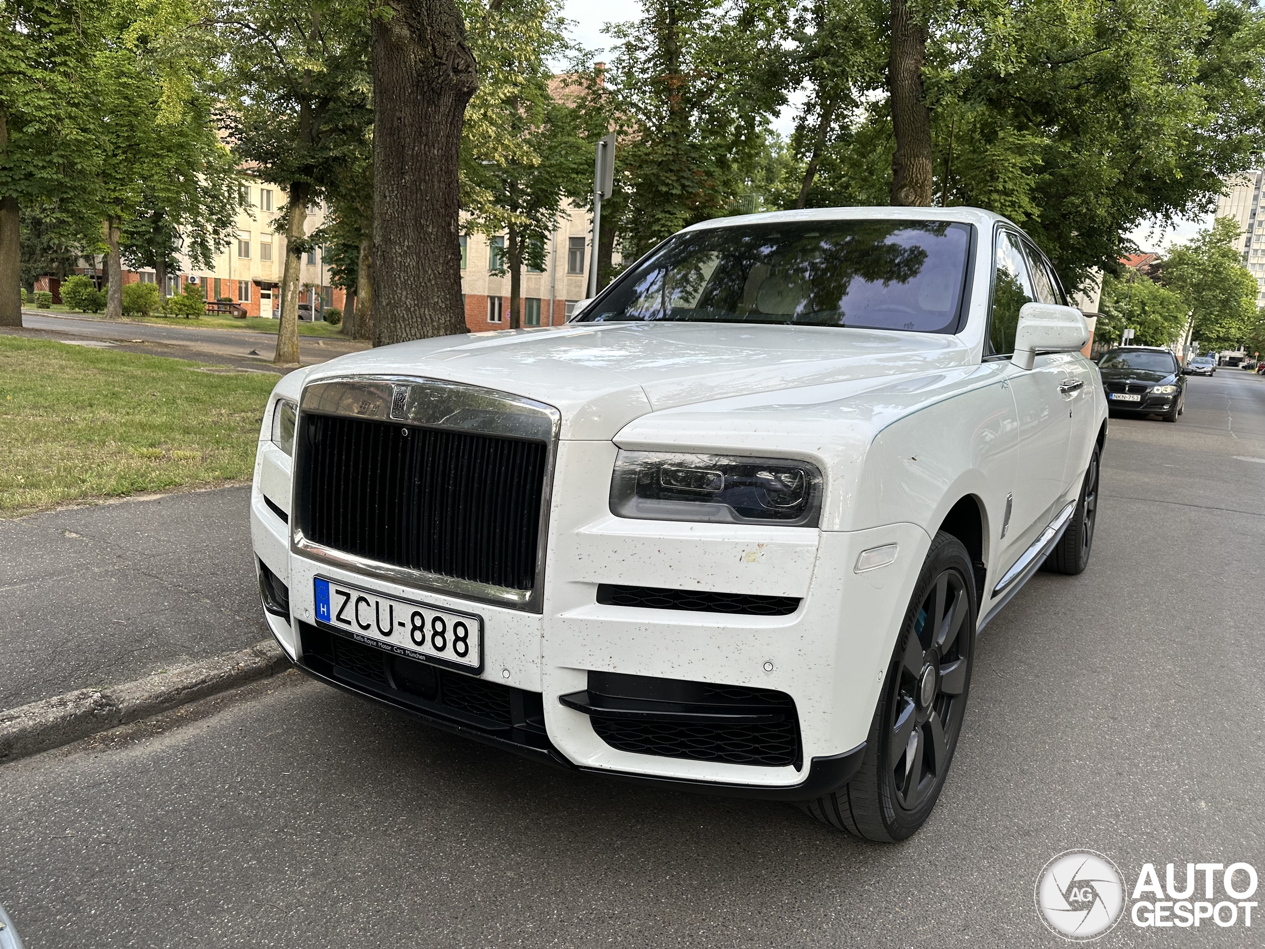 Rolls-Royce Cullinan Frozen Lakes Edition