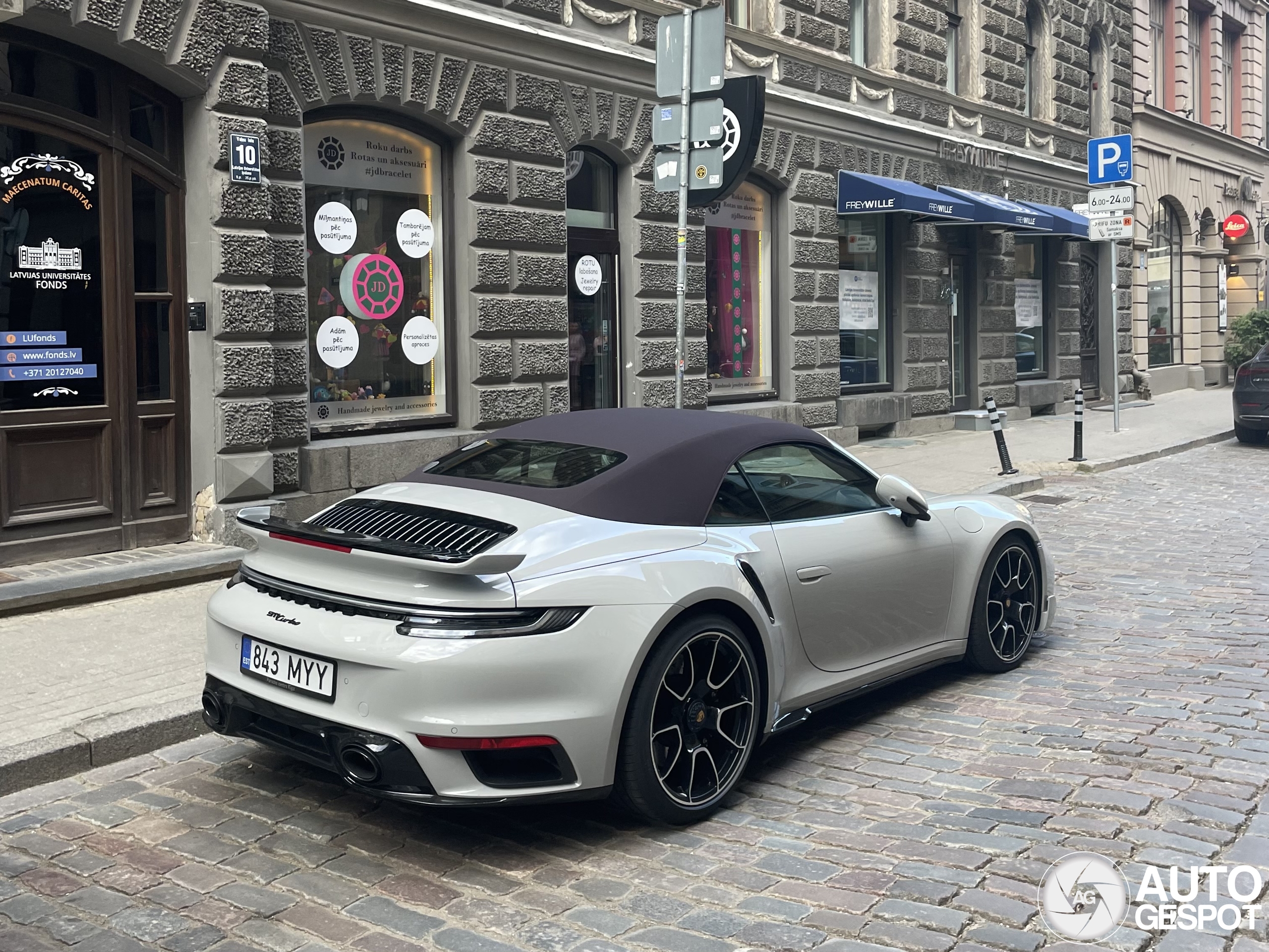 Porsche 992 Turbo Cabriolet