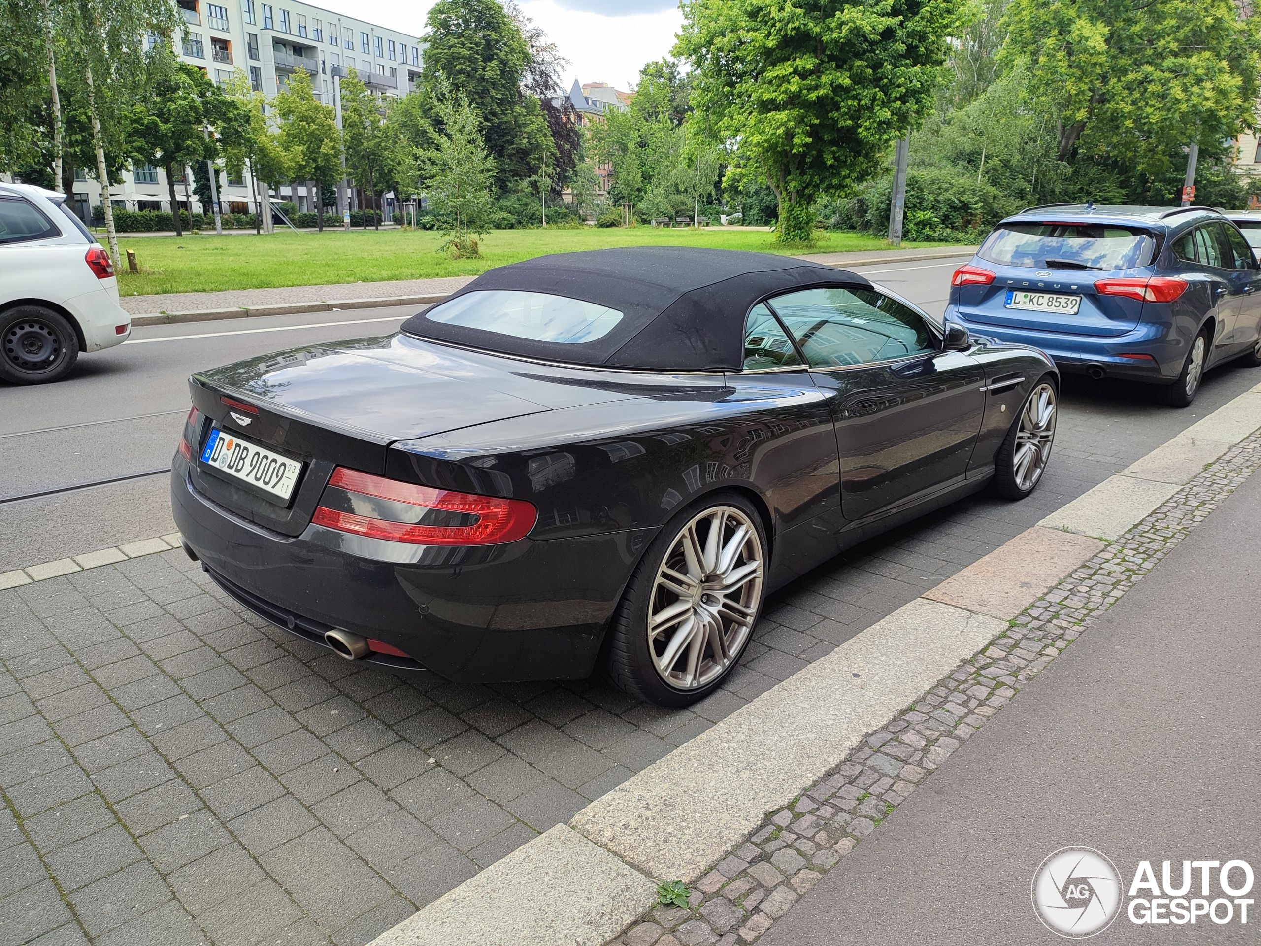 Aston Martin DB9 Volante