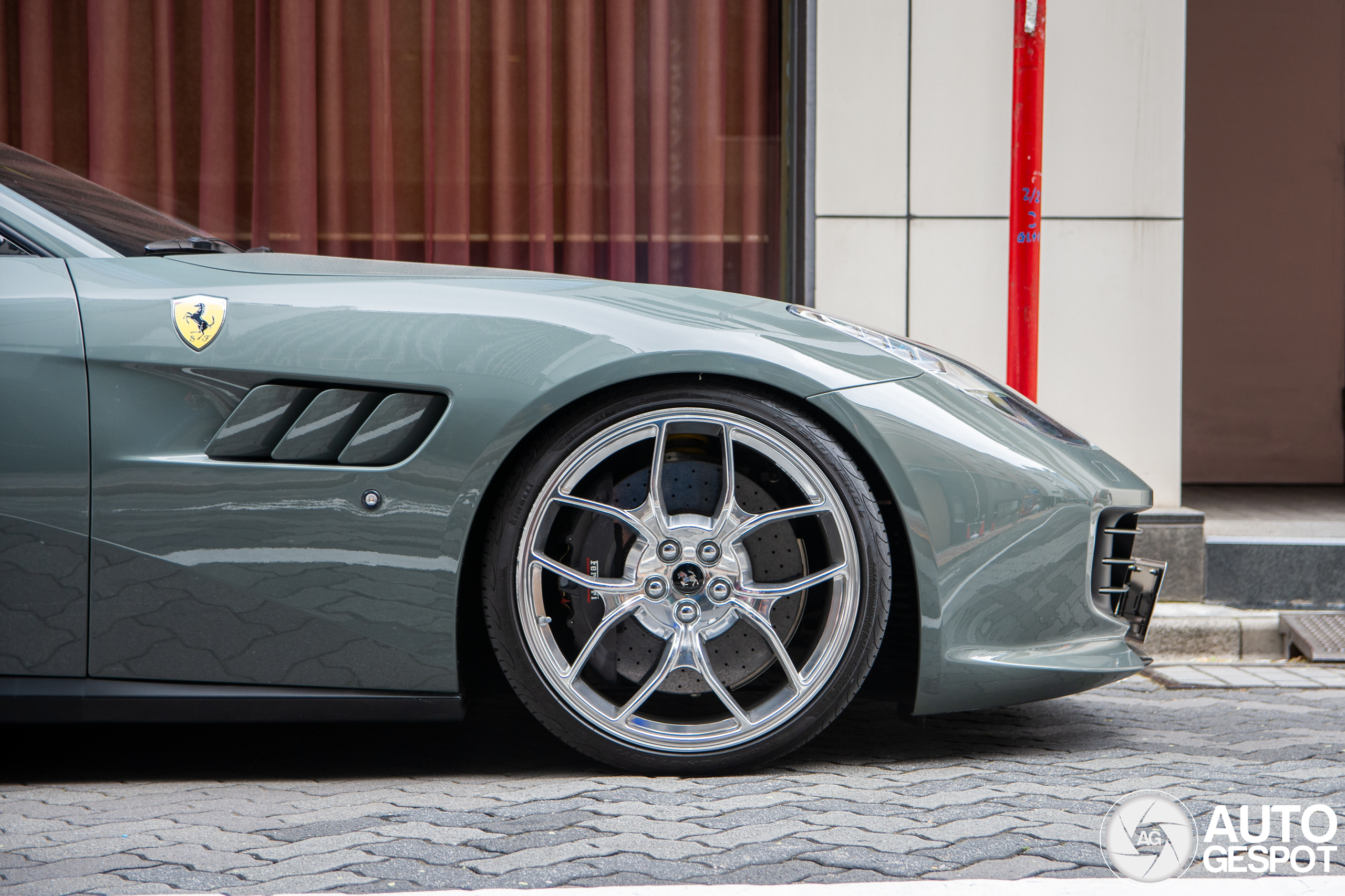 Ferrari GTC4Lusso benadert perfectie