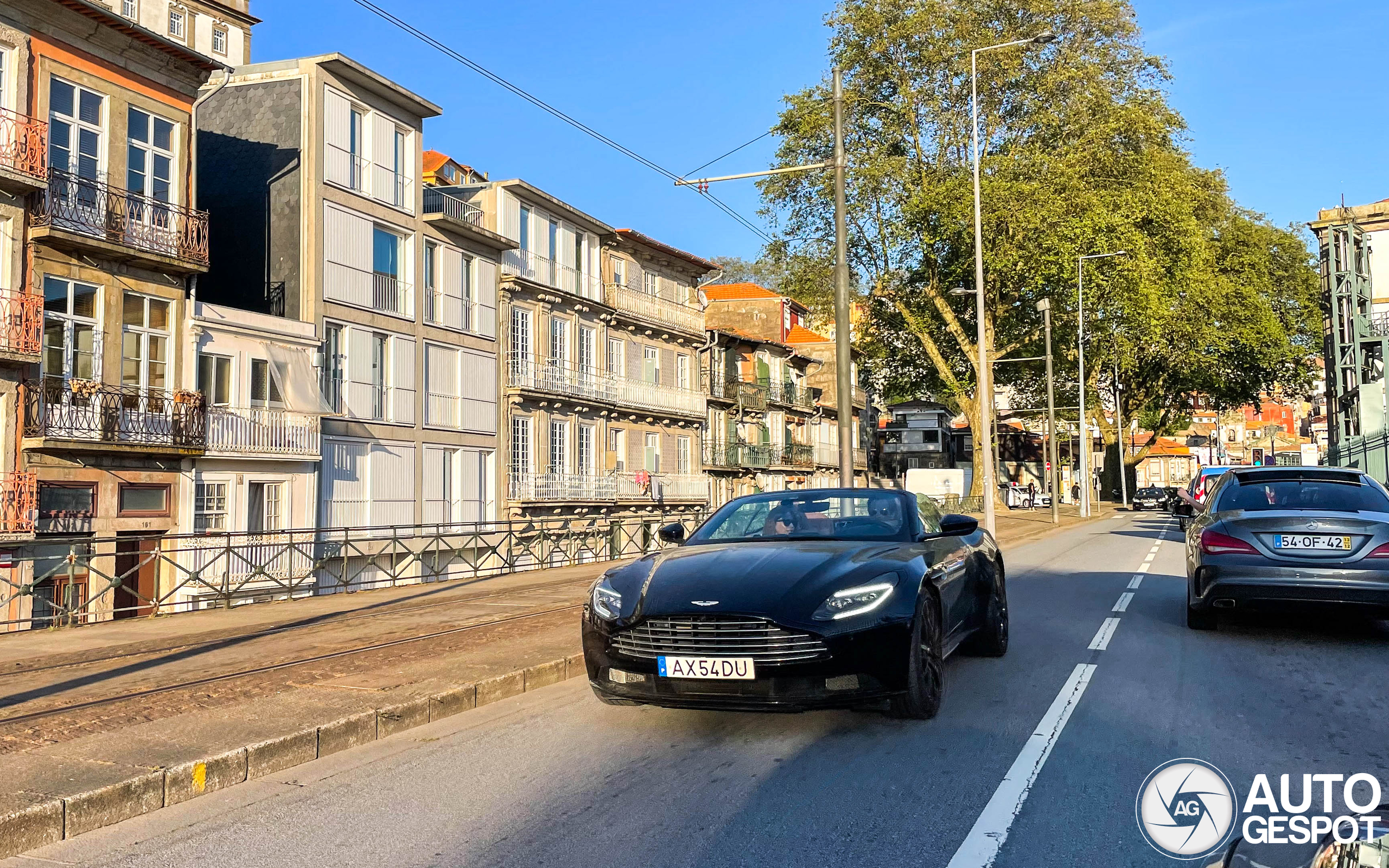 Aston Martin DB11 V8 Volante