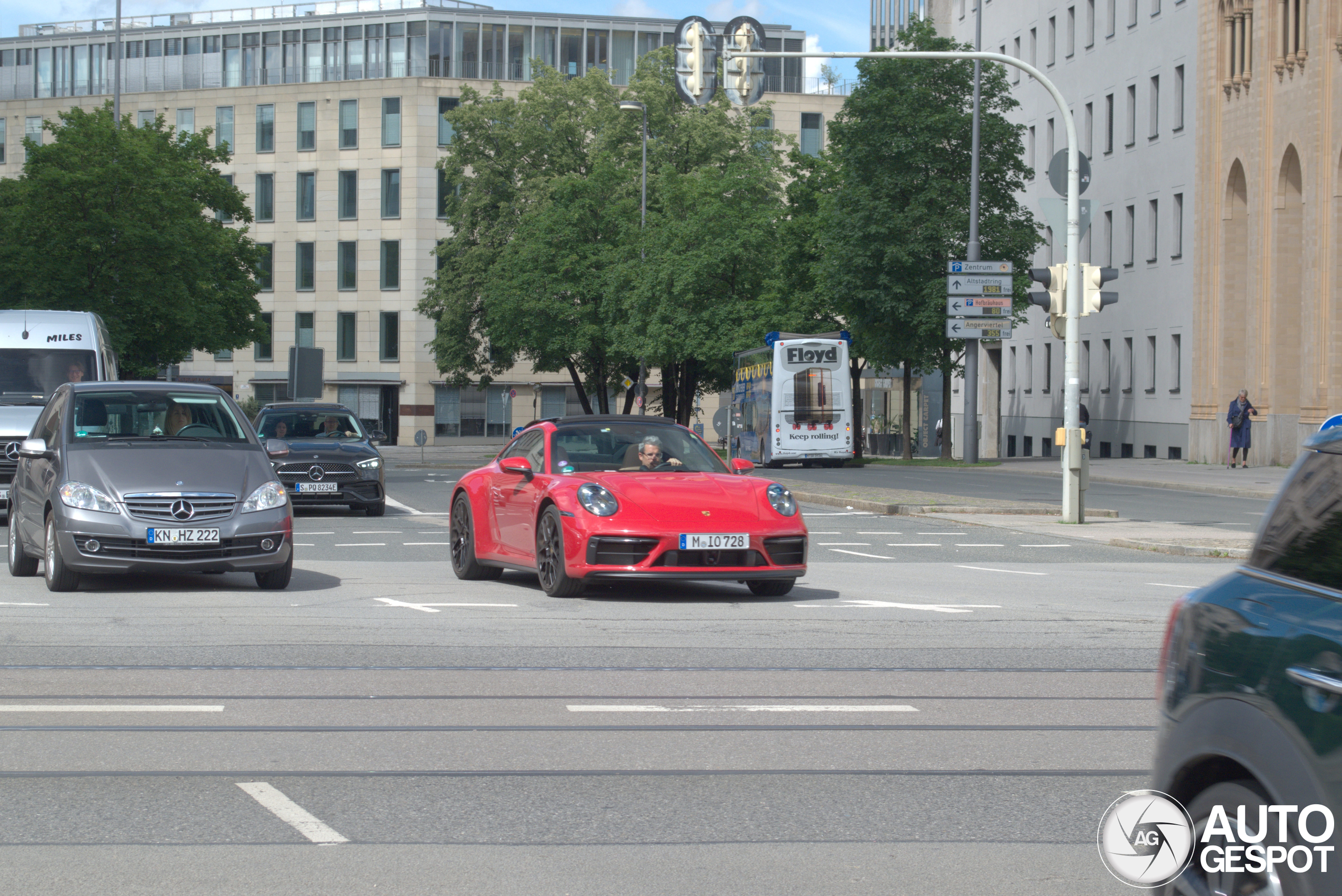 Porsche 992 Carrera 4 GTS