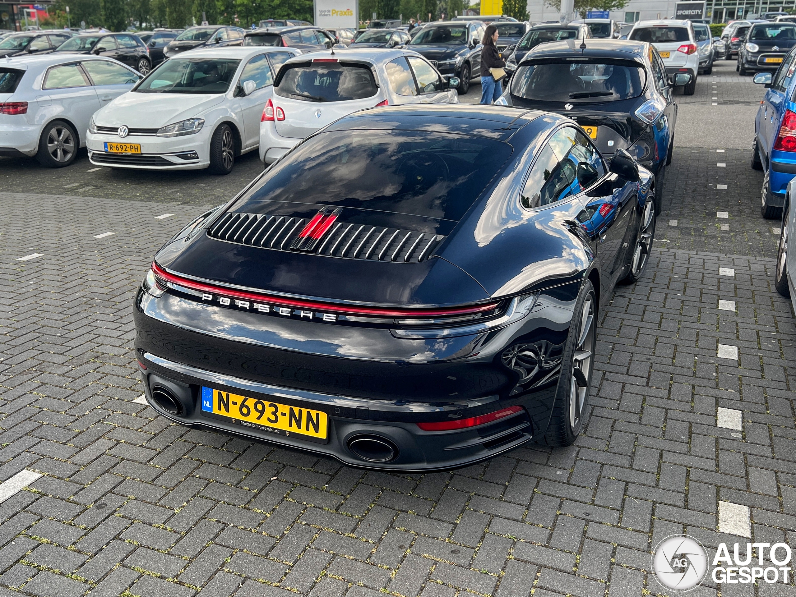 Porsche 992 Carrera 4S