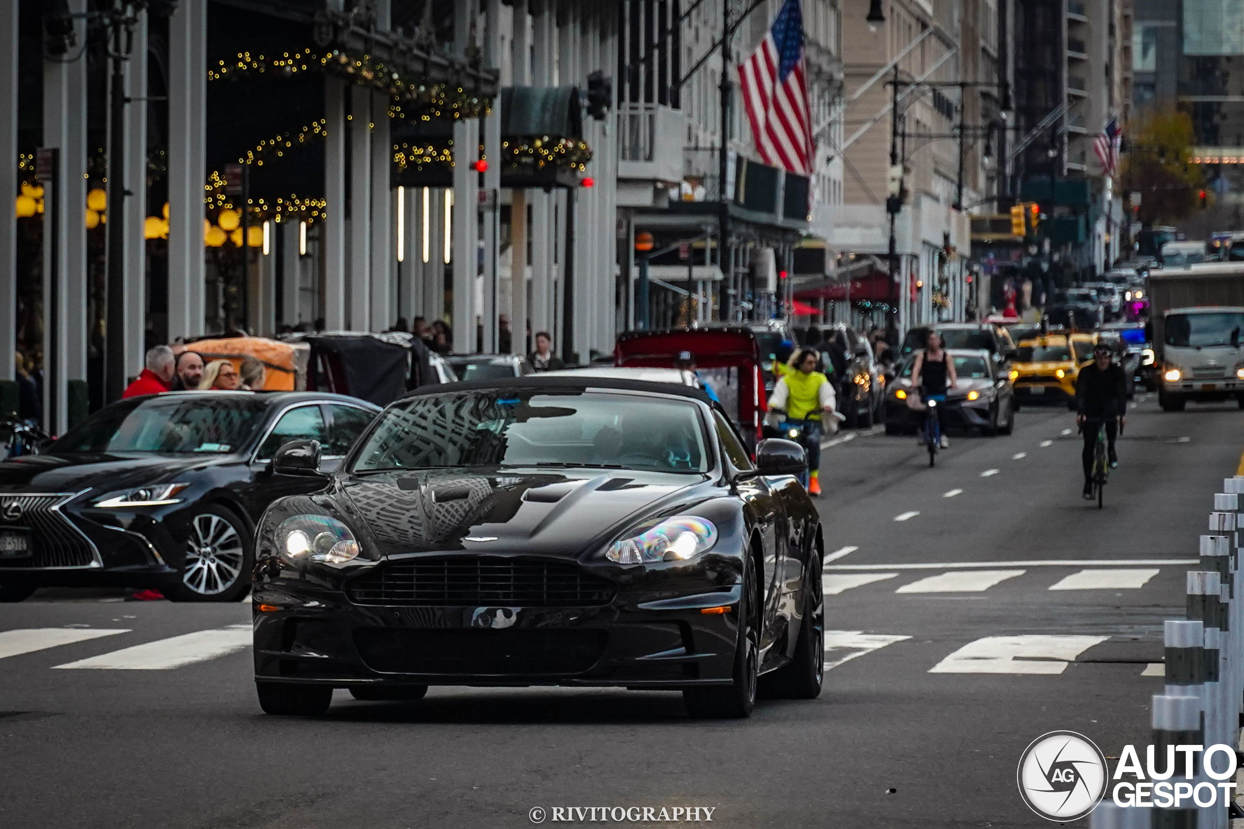 Aston Martin DBS Volante Carbon Black Edition