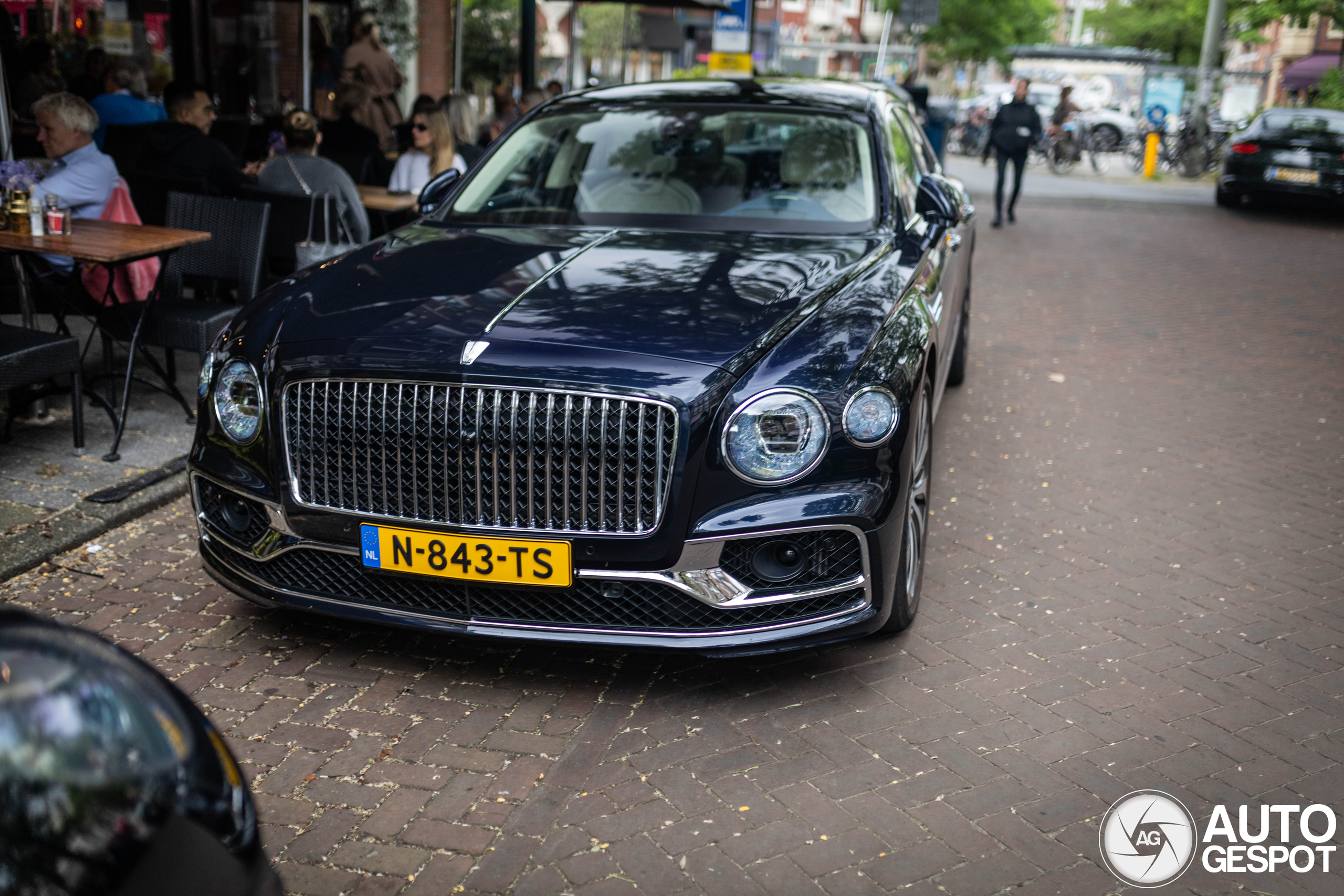 Bentley Flying Spur V8 2021