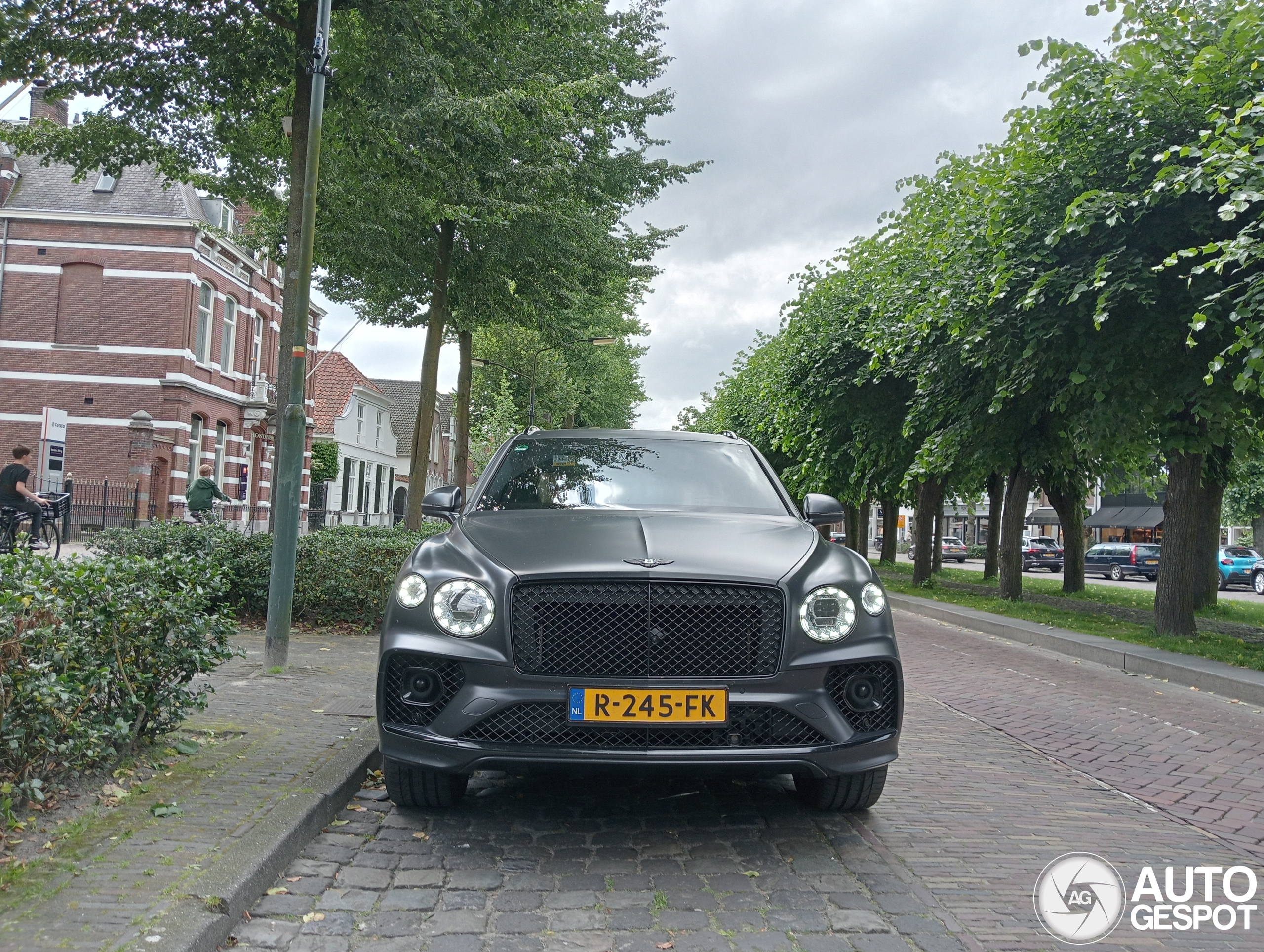 Bentley Bentayga V8 2021