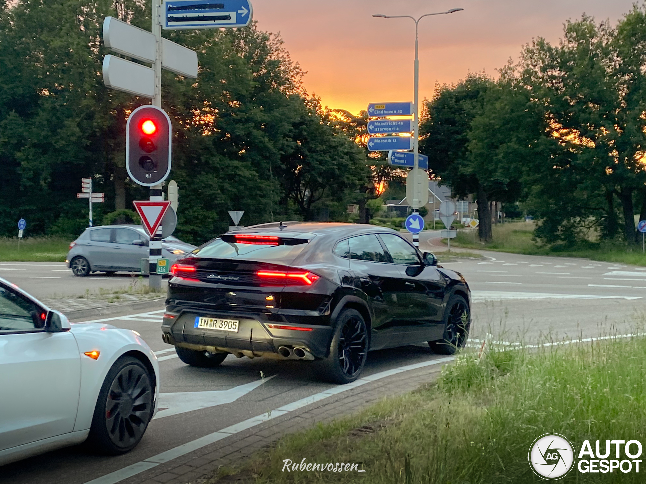 Lamborghini Urus SE maakt ook testkilometers door Nederland