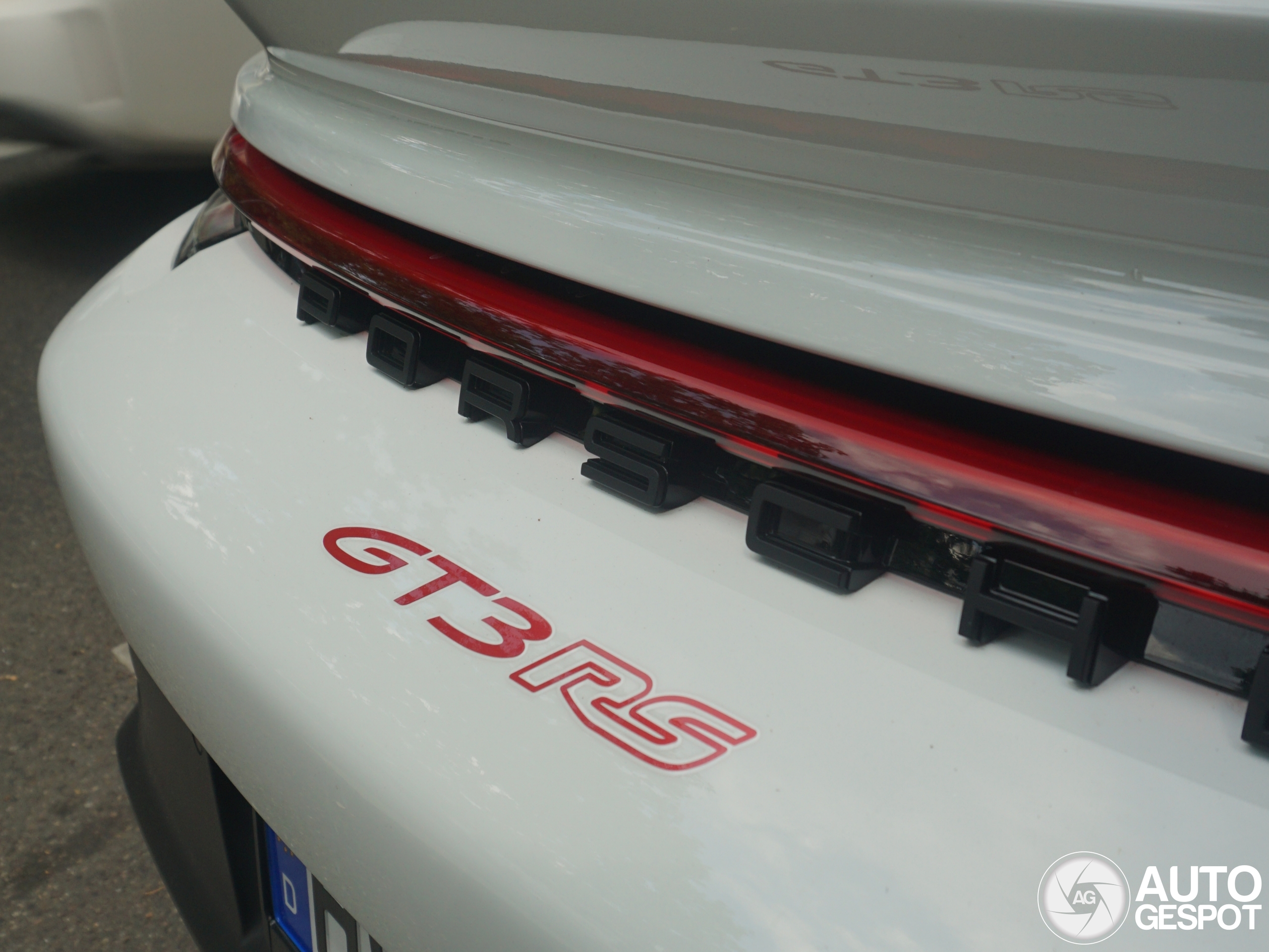 Modèle Réduit Porsche 911 GT3 RS (992) 2024 échelle 1:18 - Neuf En Boîte