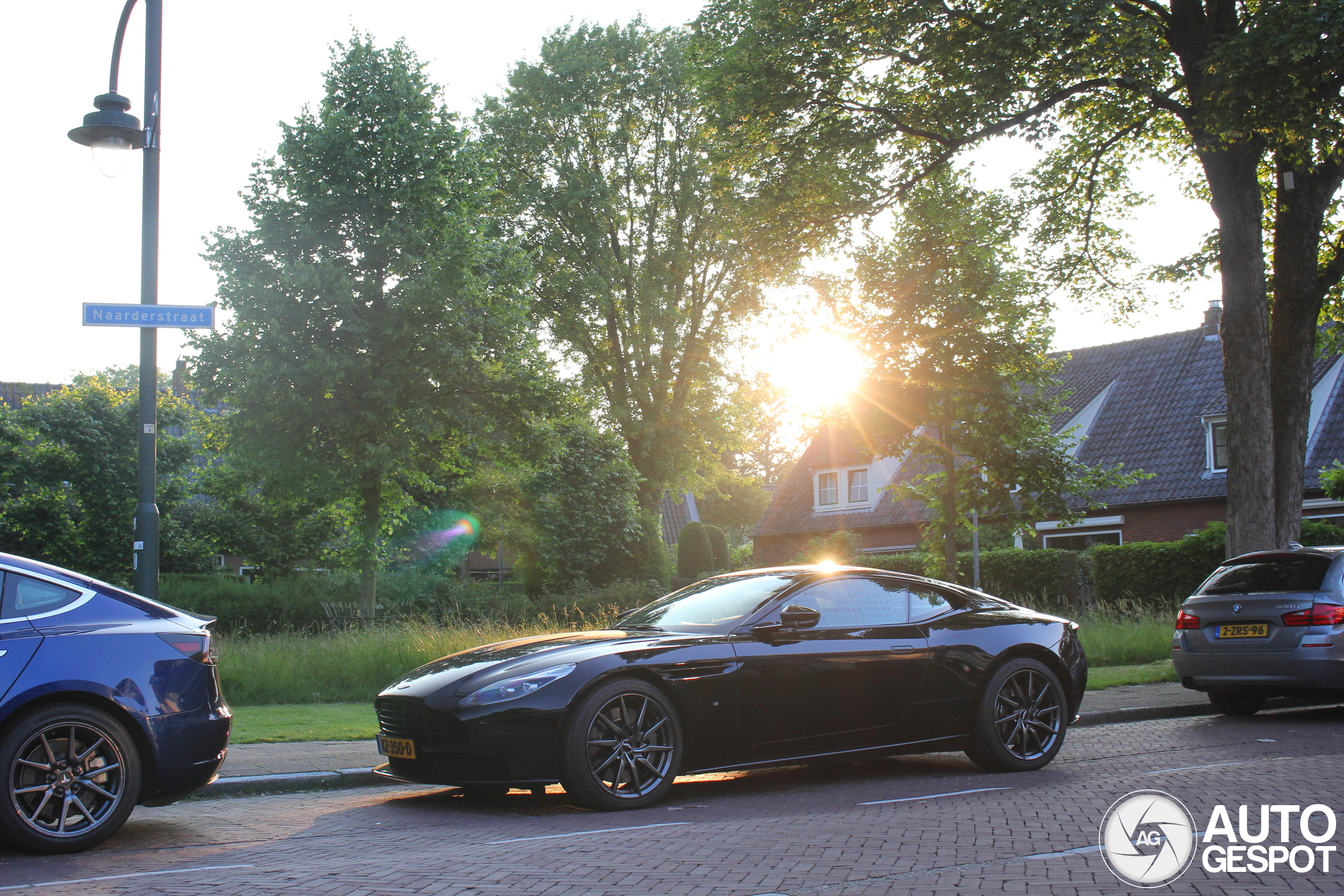 Aston Martin DB11