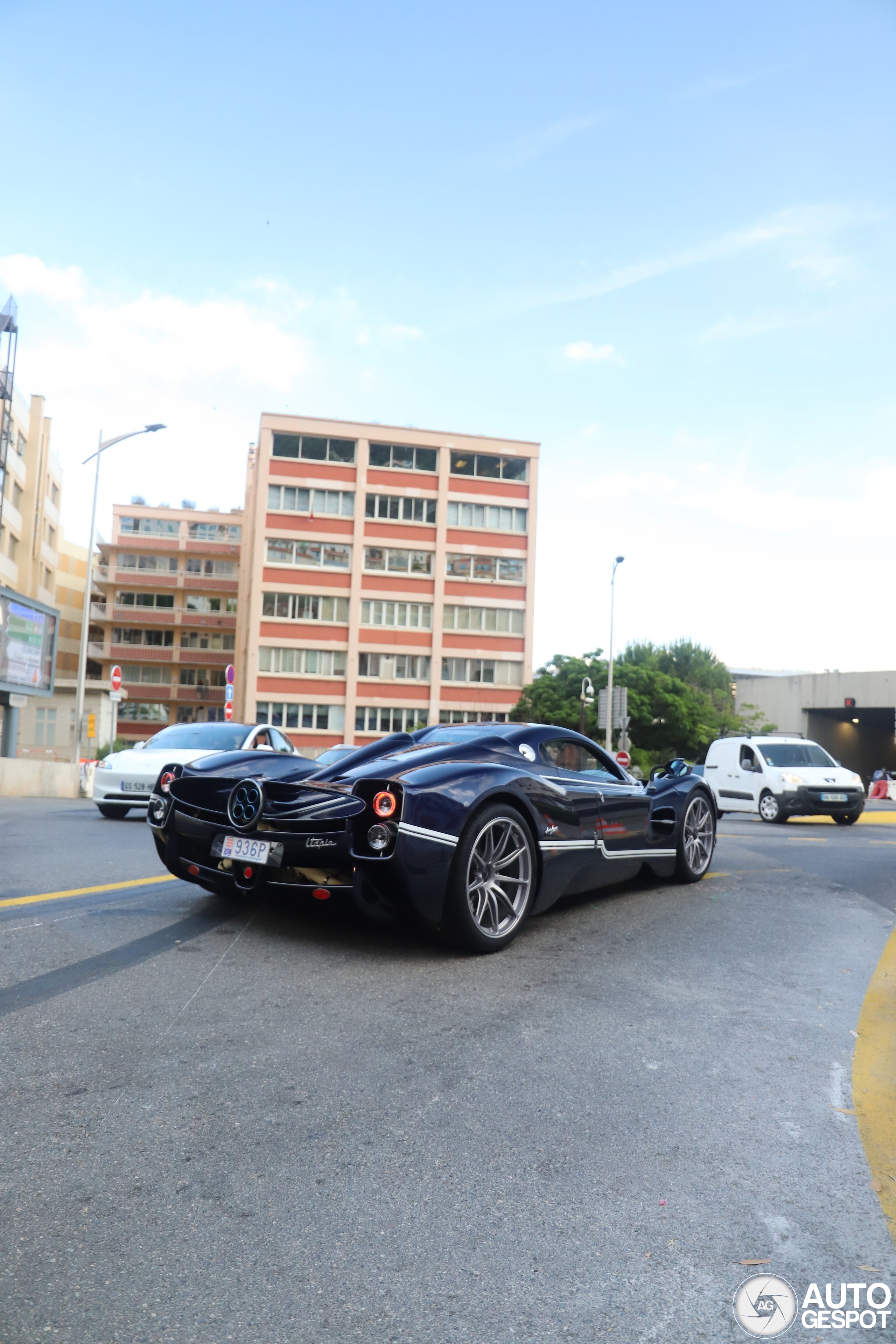 Hoe kan het ook anders, Pagani Utopia gespot in Monaco