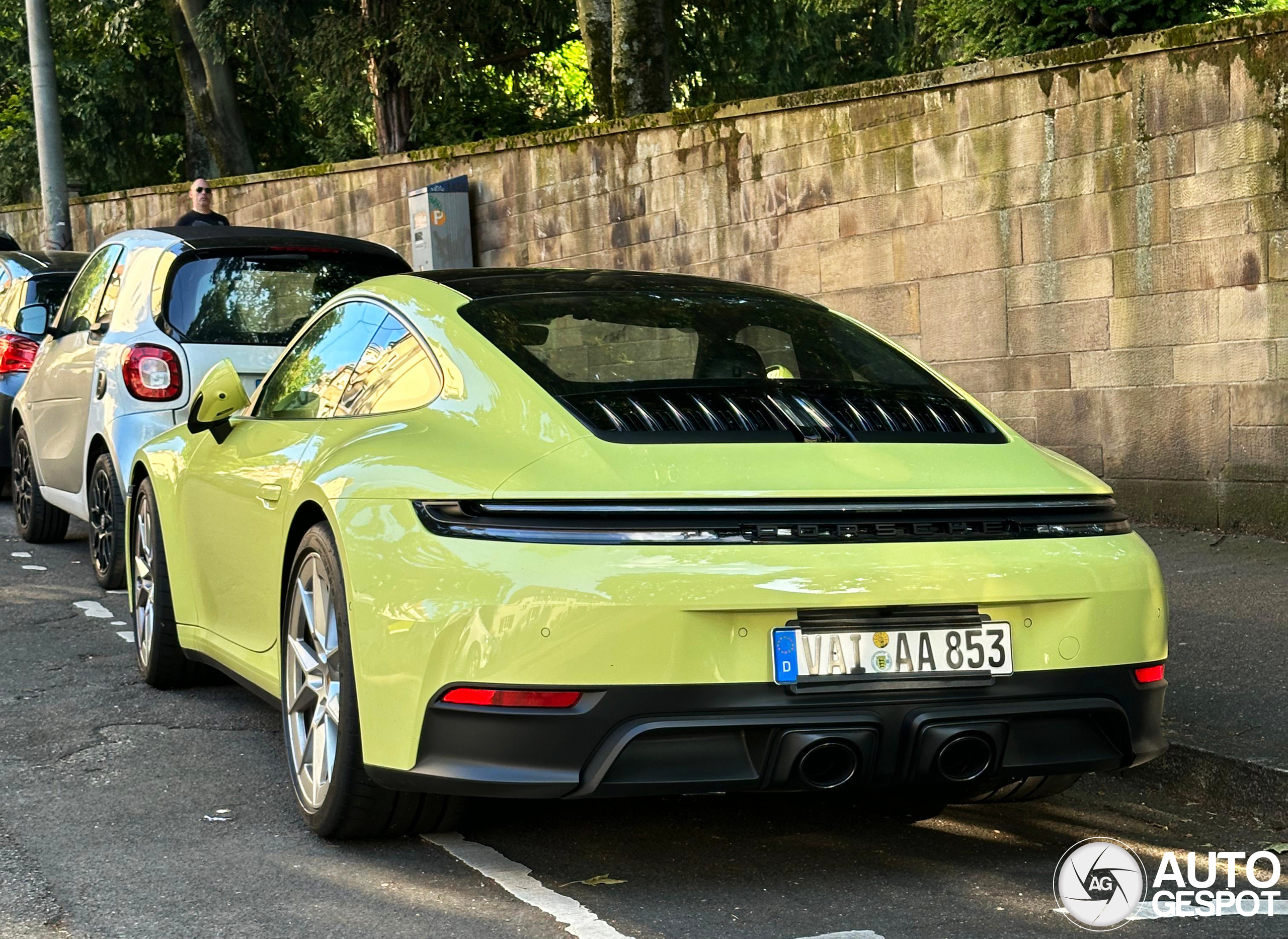 This is the first 992 MkII without camouflage
