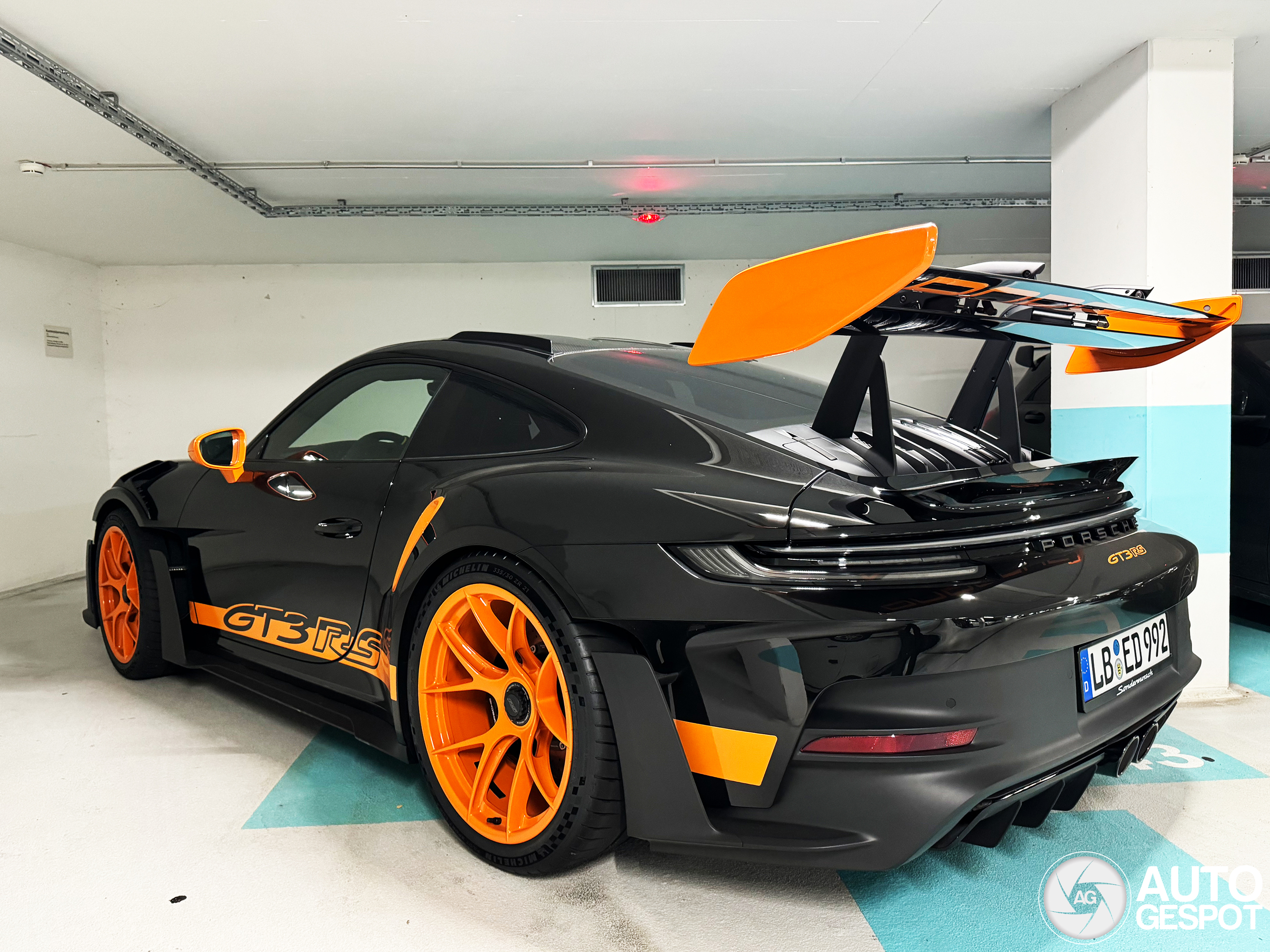 Porsche 992 GT3 RS Weissach Package