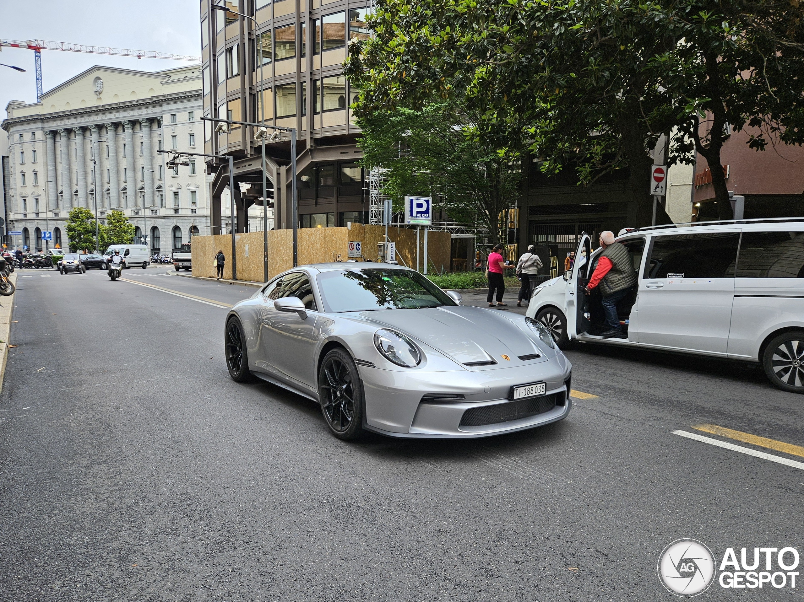 Porsche 992 GT3 Touring