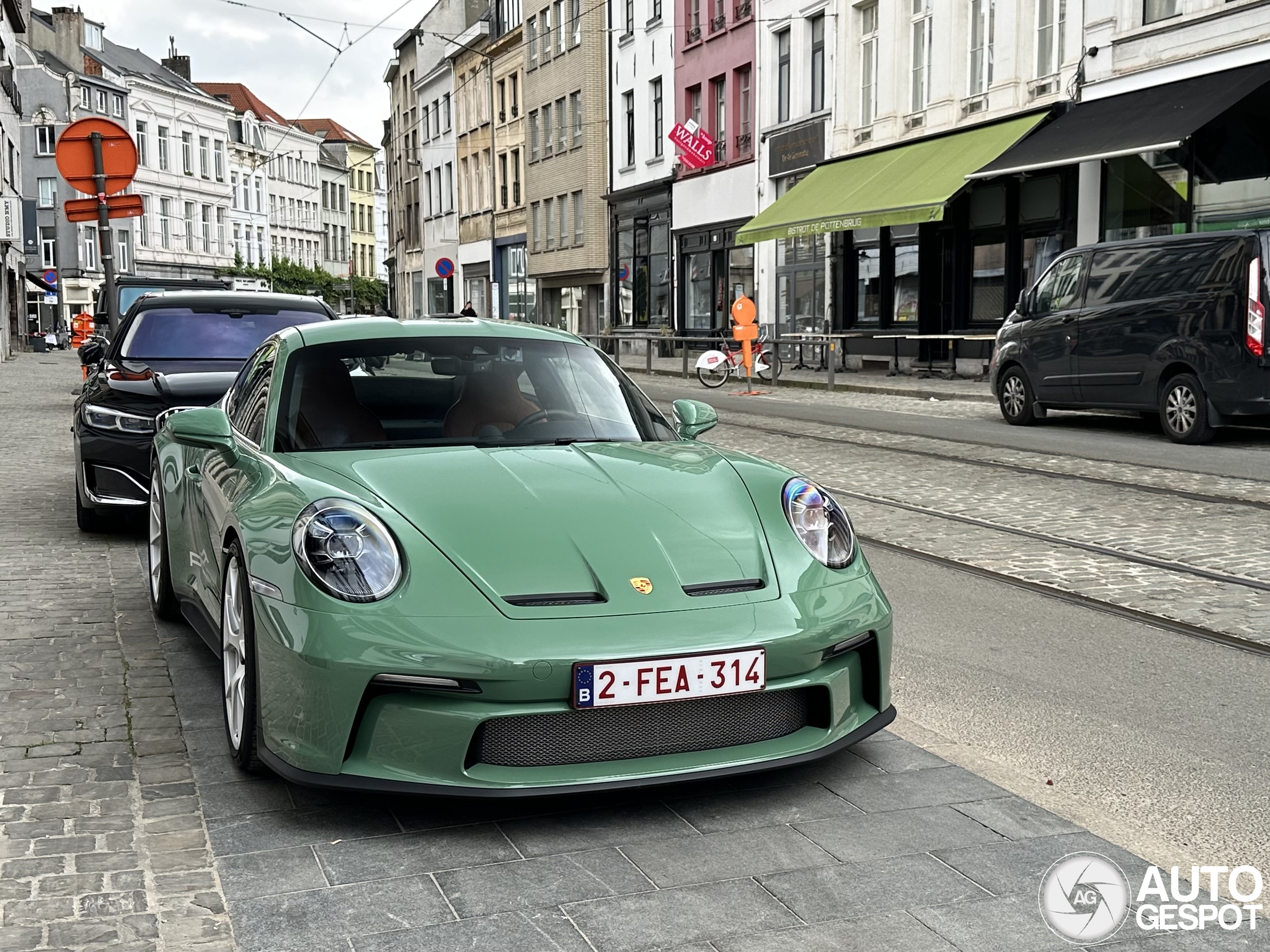 Prachtige Porsche 992 S/T trotseert Antwerpen