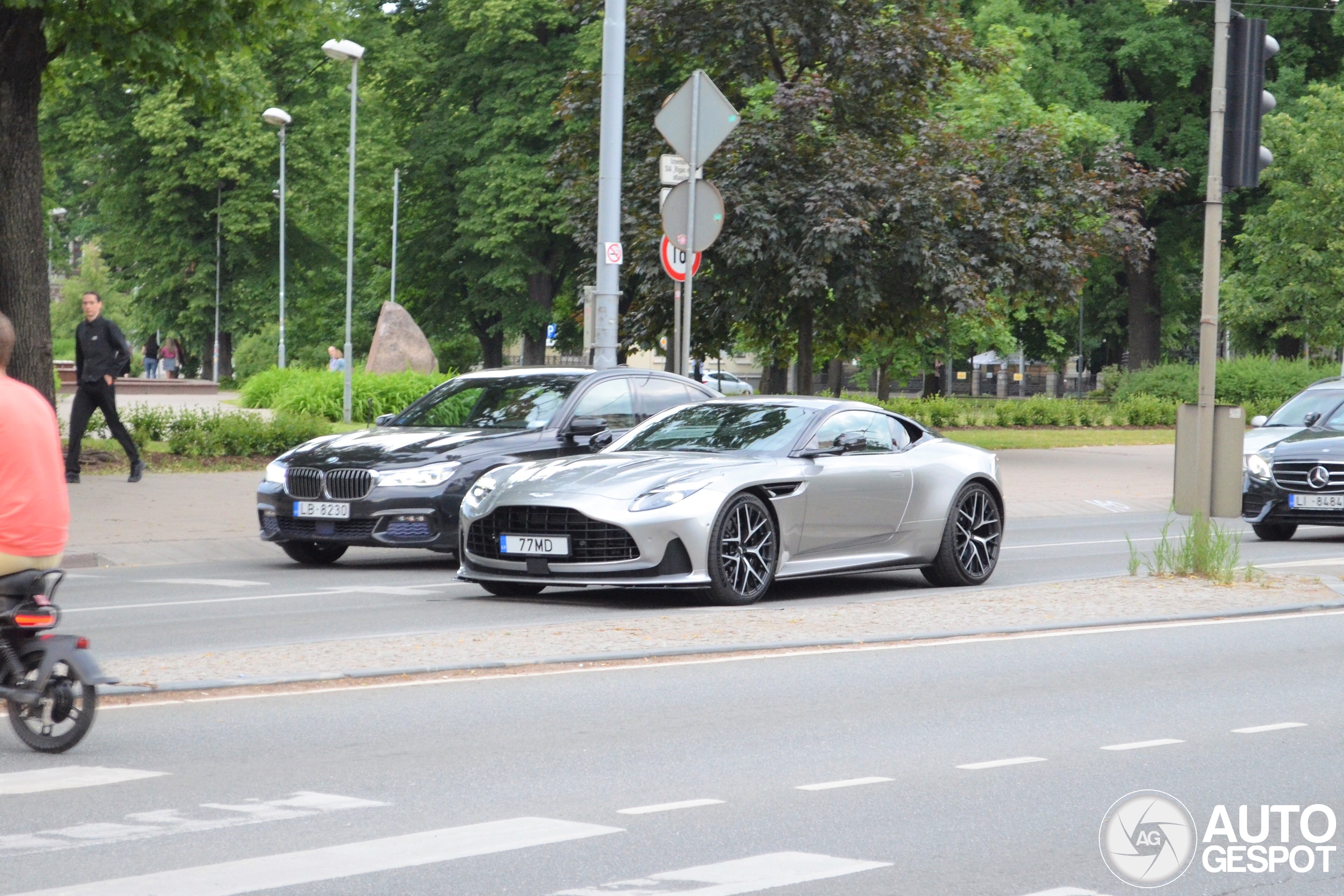 Aston Martin DB12