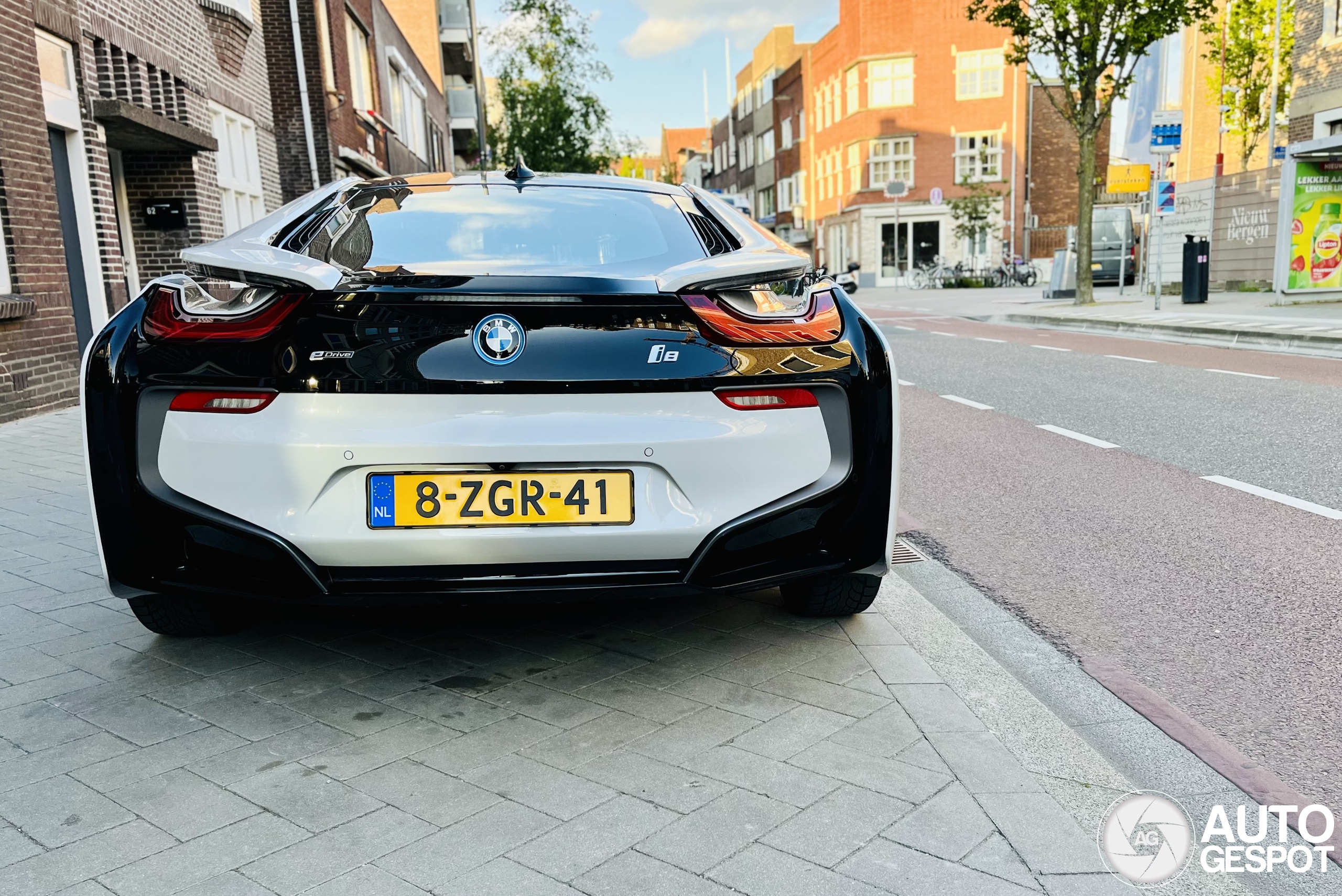 BMW i8