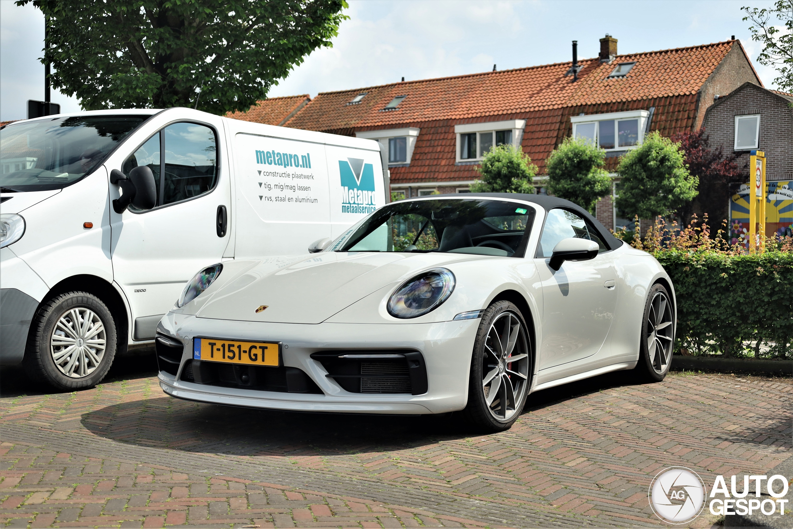 Porsche 992 Carrera 4S Cabriolet