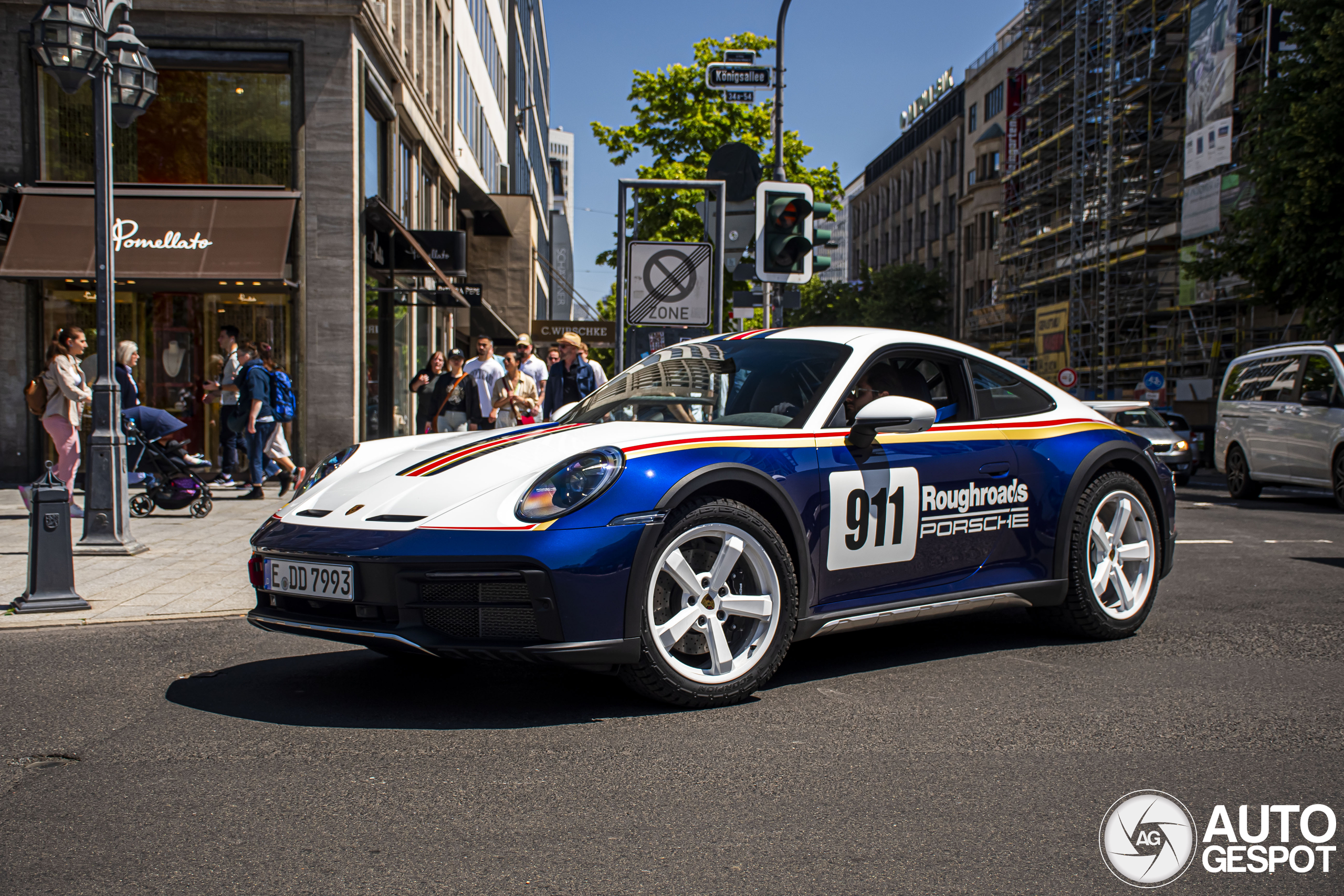 Porsche 992 Dakar