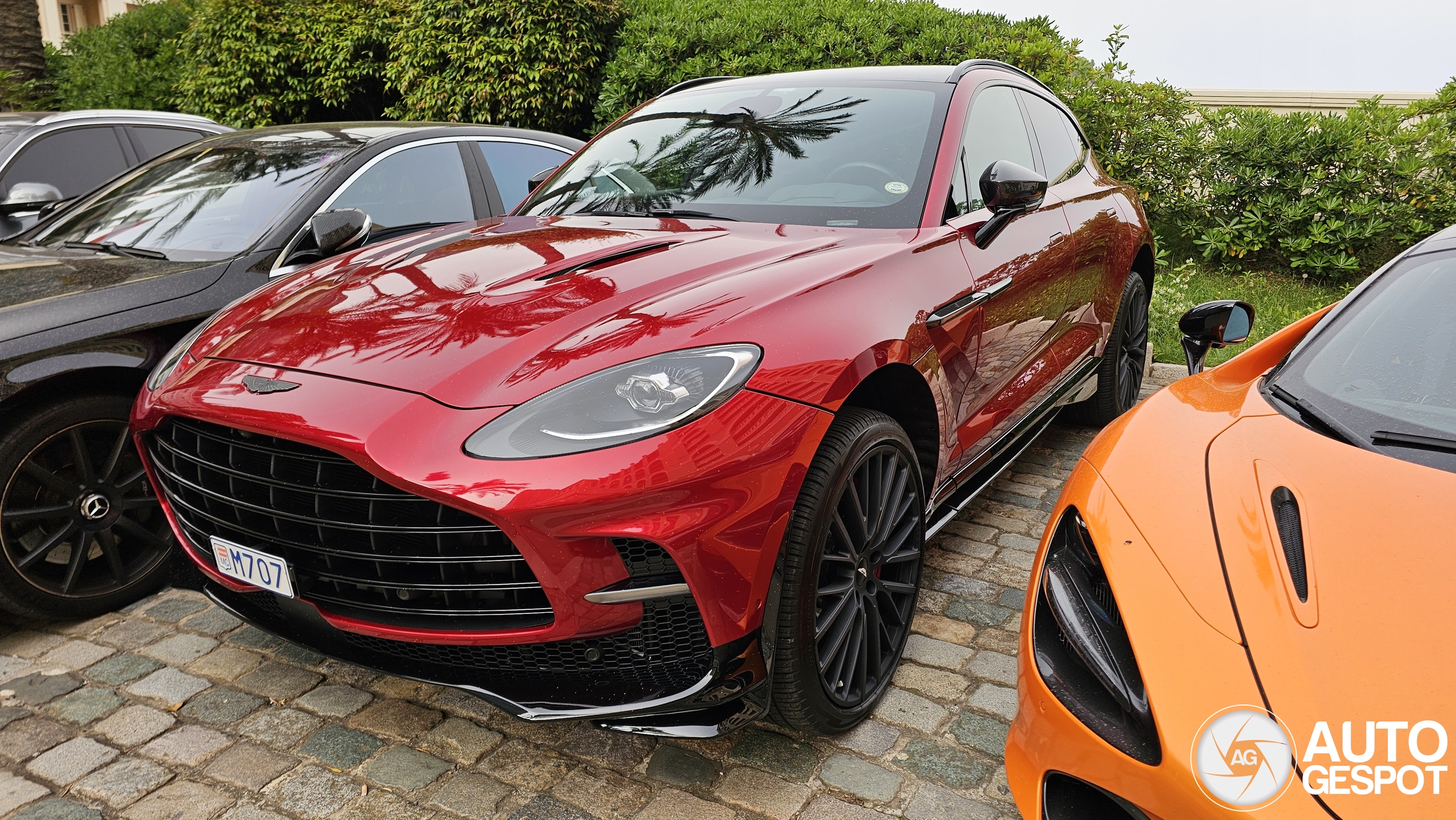 Aston Martin DBX707