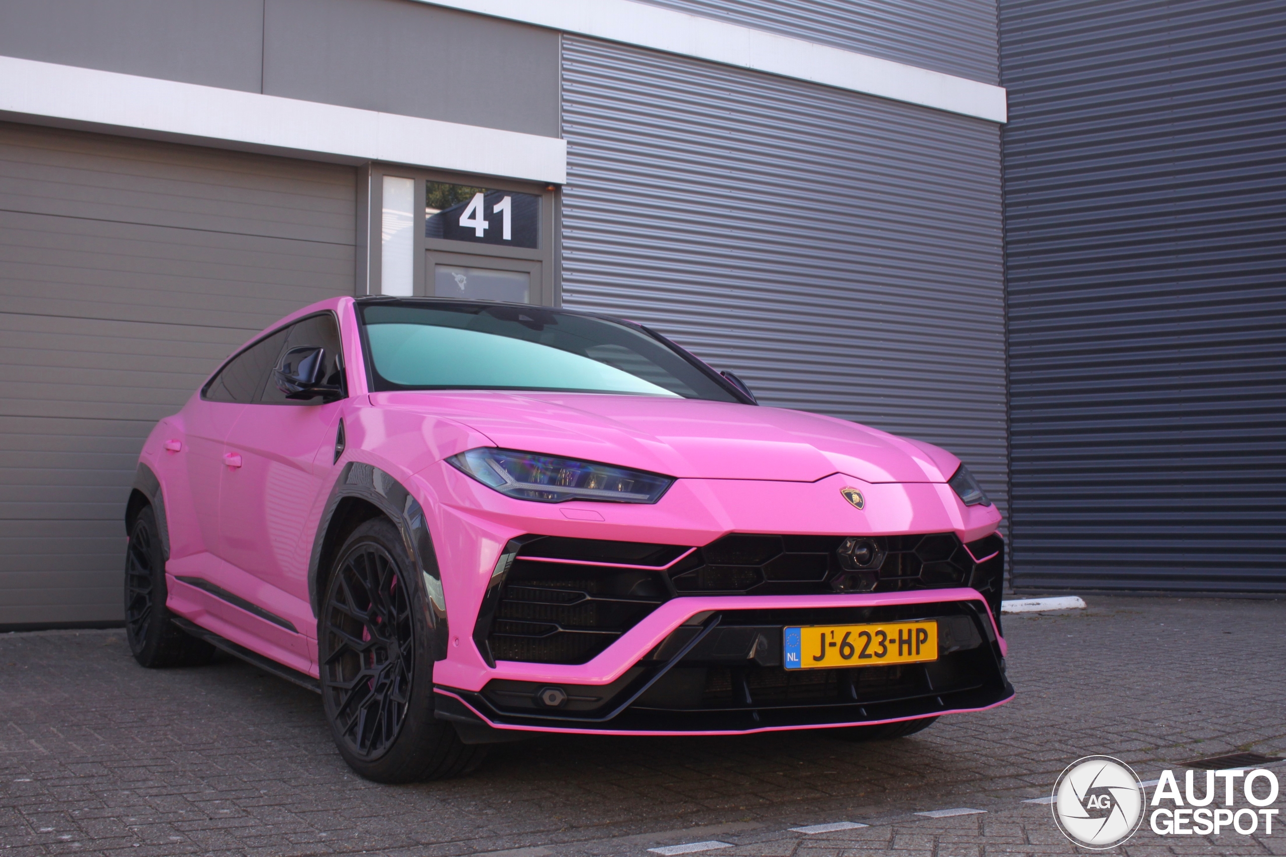 Lamborghini Urus Nero Design