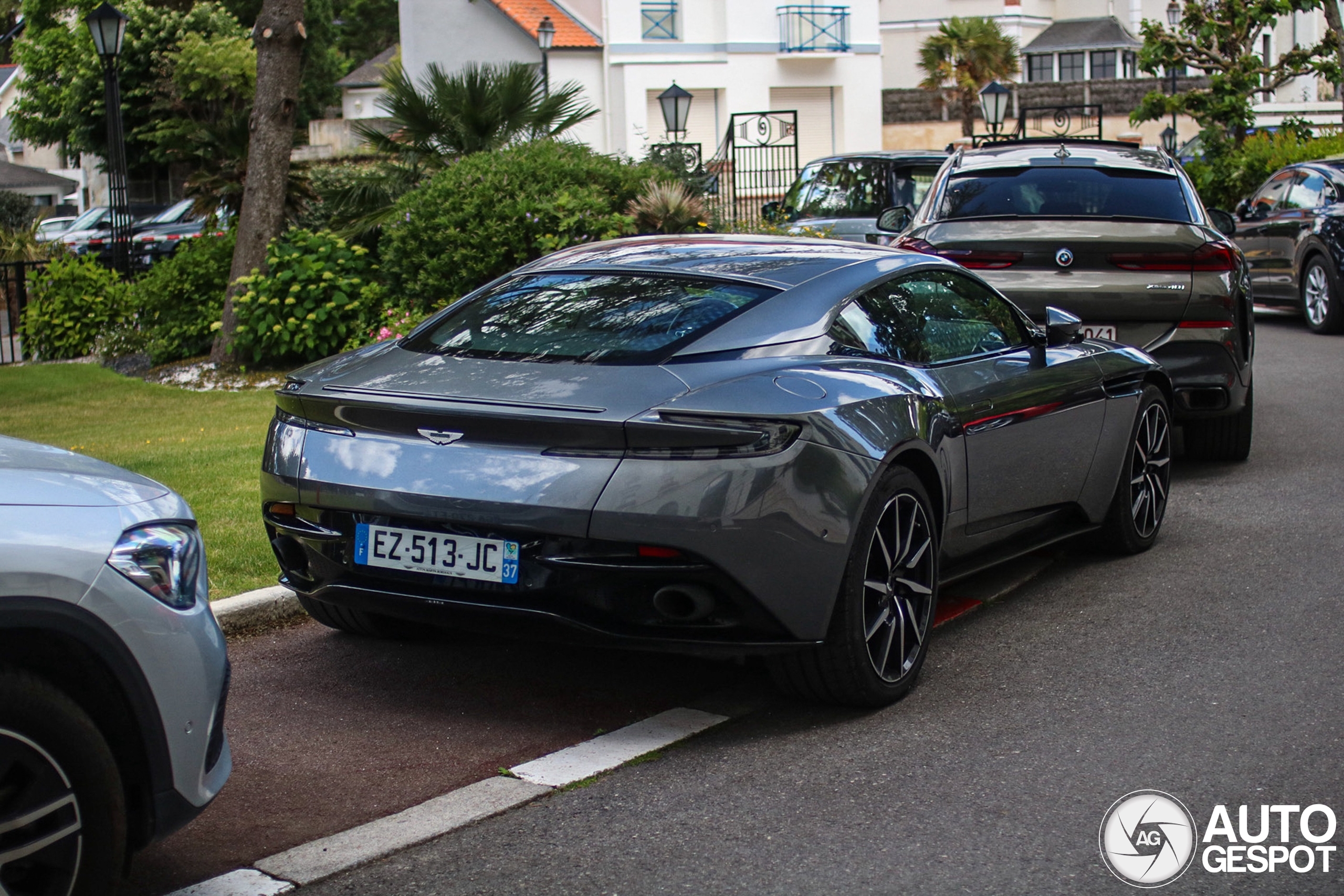 Aston Martin DB11 V8