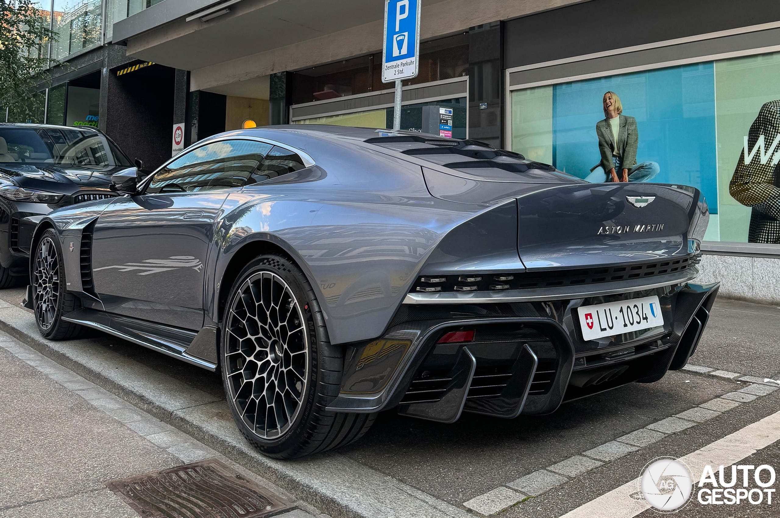 Aston Martin Valour is 110 jaar aan Aston Martin bij elkaar gestopt