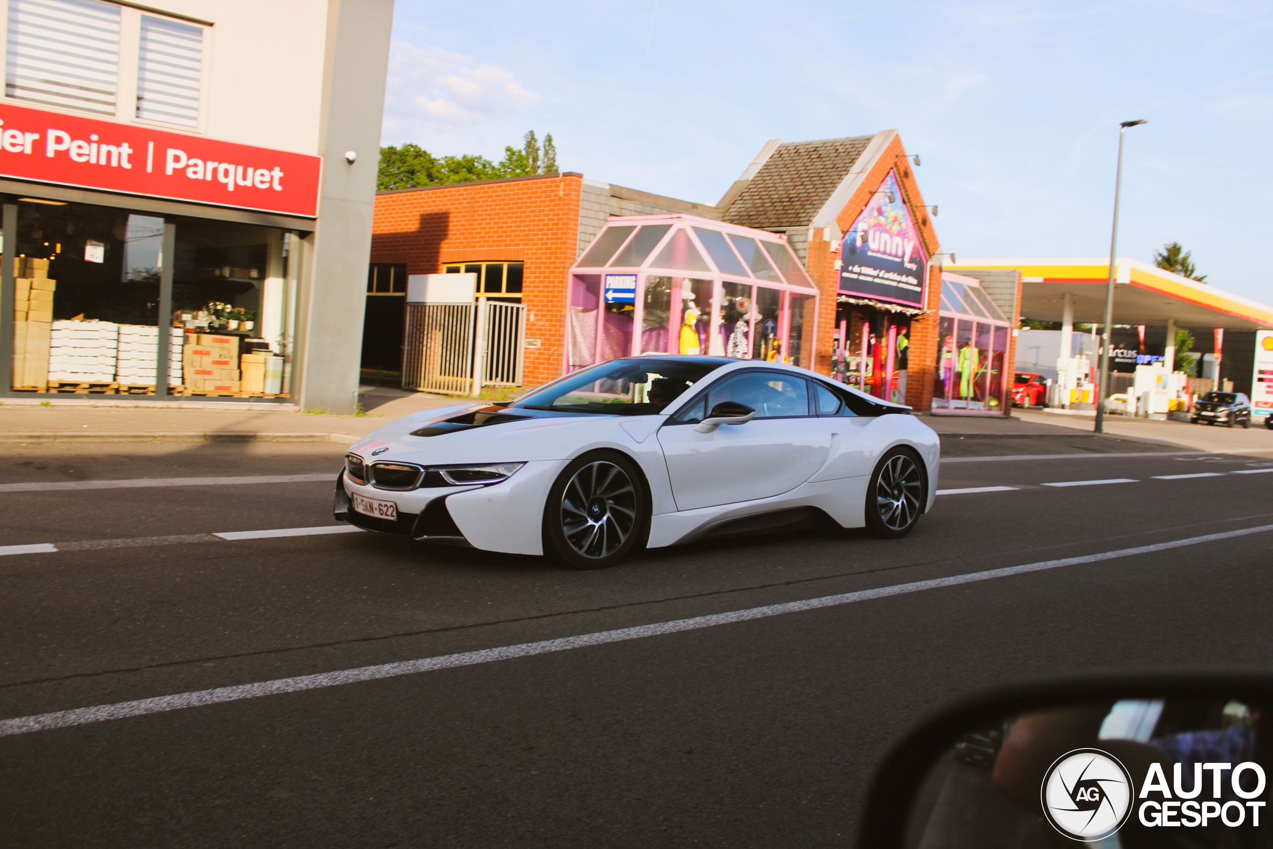 BMW i8