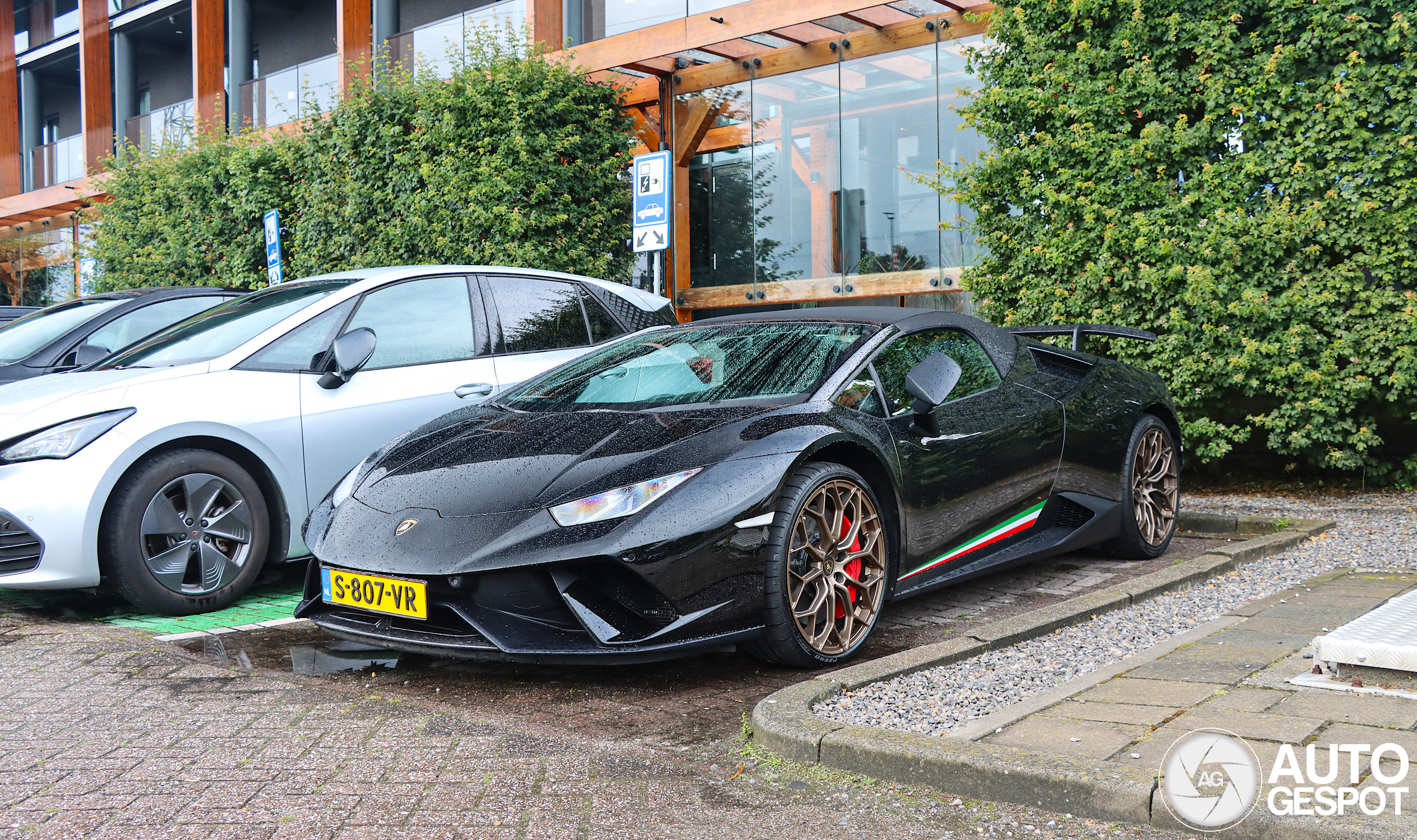 Lamborghini Huracán LP640-4 Performante Spyder