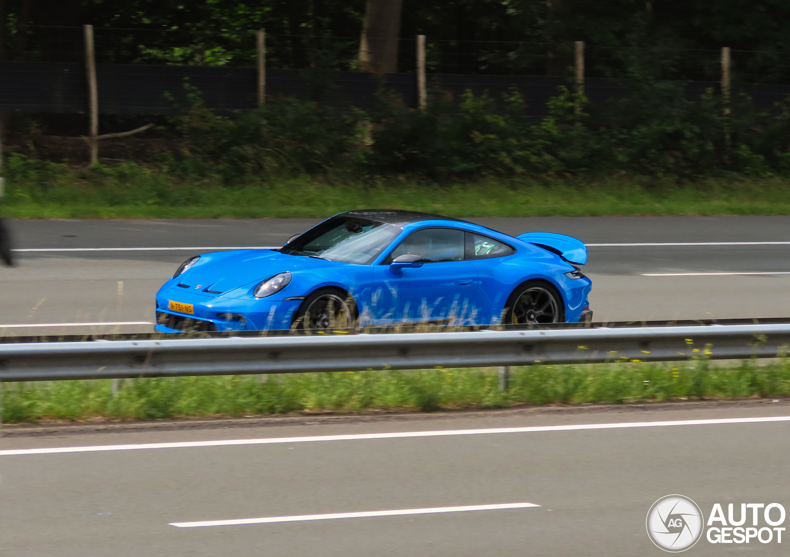 Porsche 992 GT3 Touring