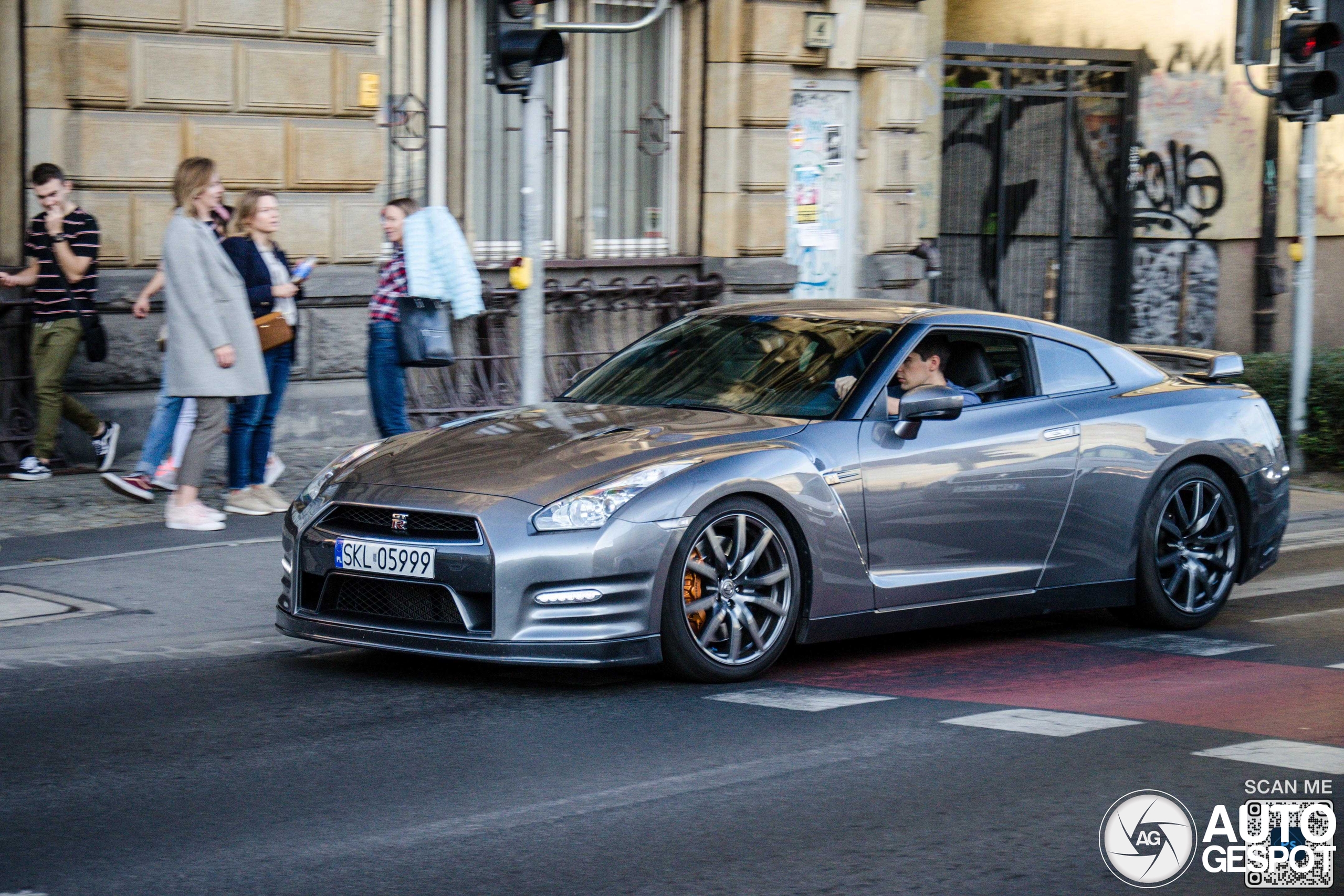 Nissan GT-R 2012